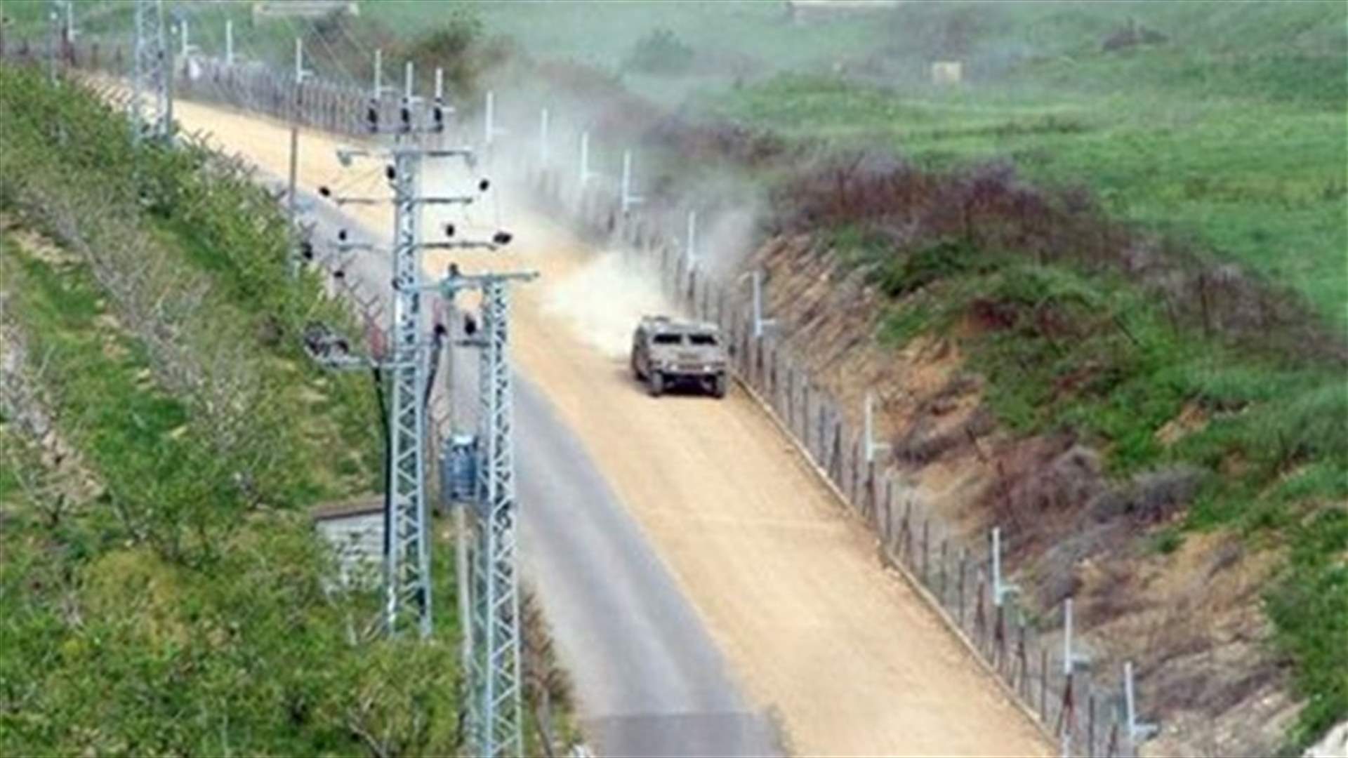 تحركات لدورية اسرائيلية بين الجدار الفاصل ومستوطنة المطلة