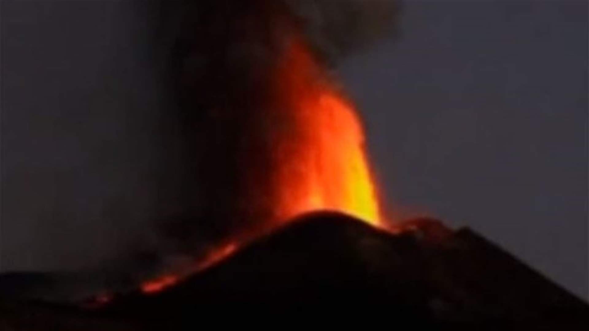 REPORT: Italy&#39;s Mount Etna volcano erupts