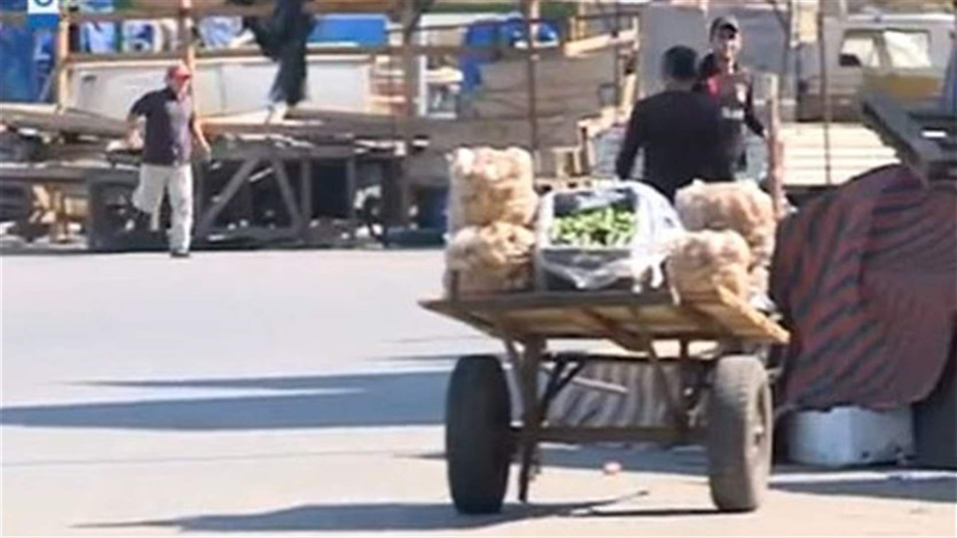 في عاصمة الشمال مشهدان متناقضان يعبران عن الشارع الطرابلسي