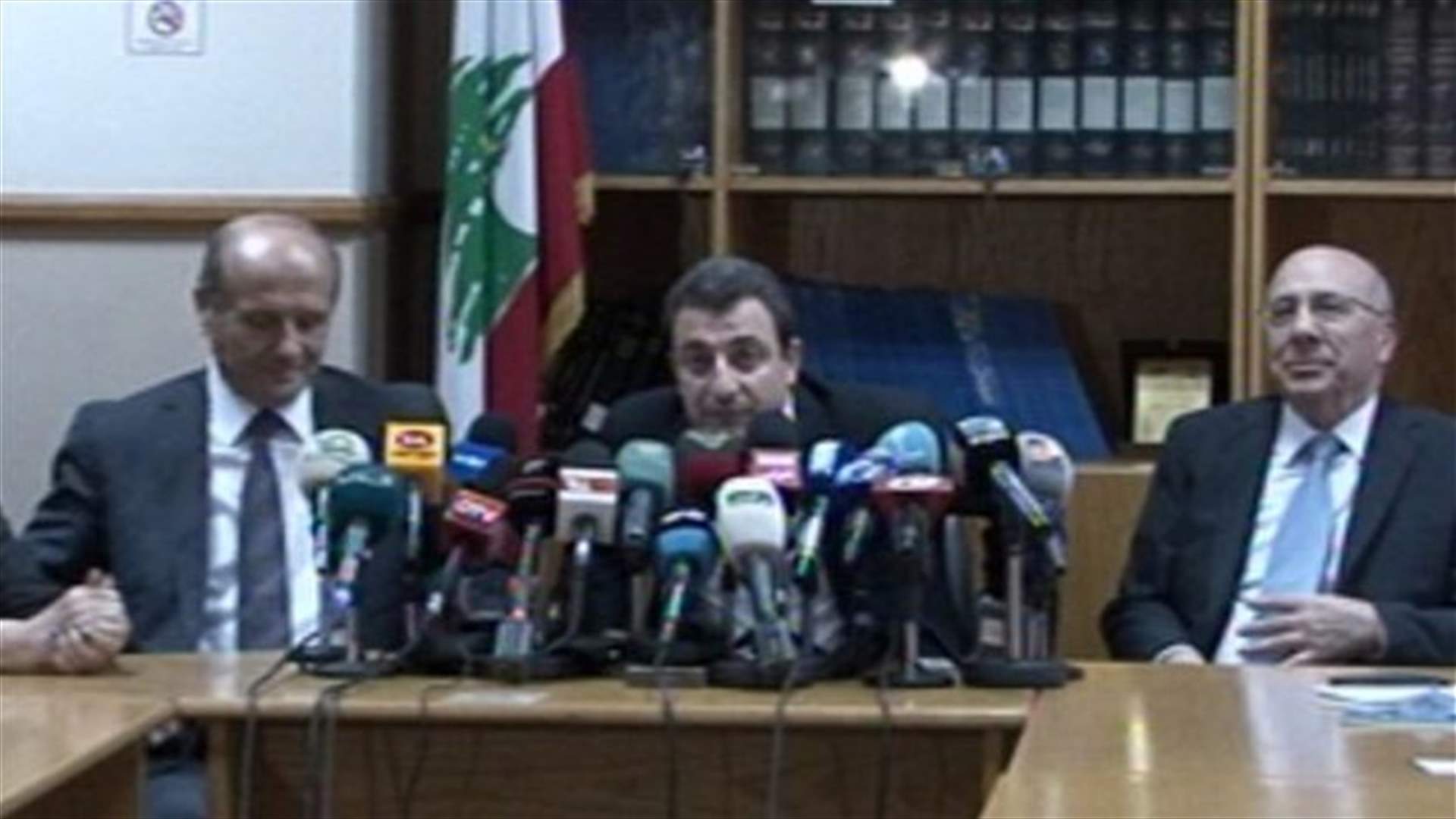 ابو فاعور يطاب القضاء بملاحقة من يدفعون اطفالهم الى المعارك