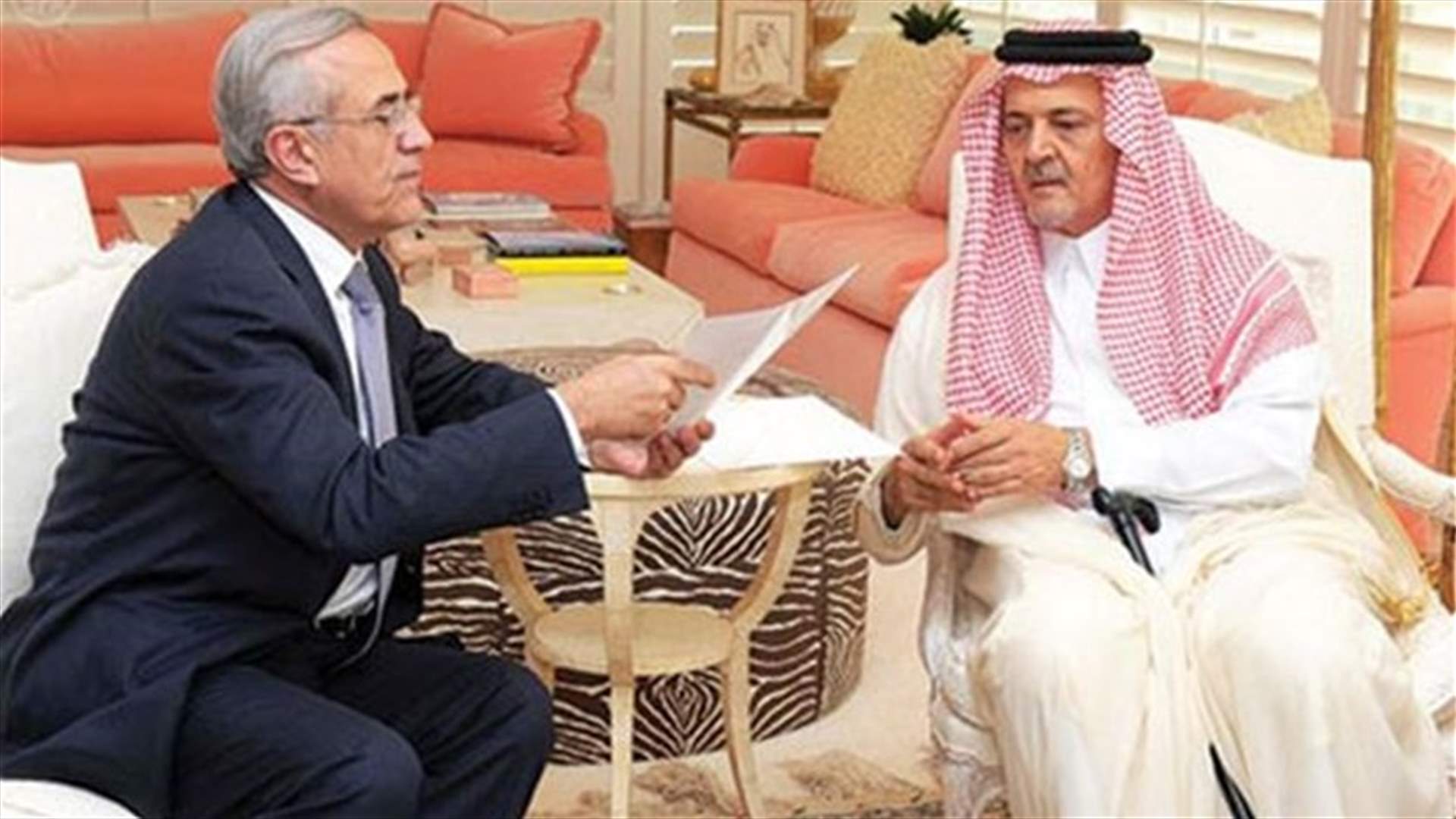 السعودية تسترضي سليمان بدعوته.. فتحرج "التمديد"
