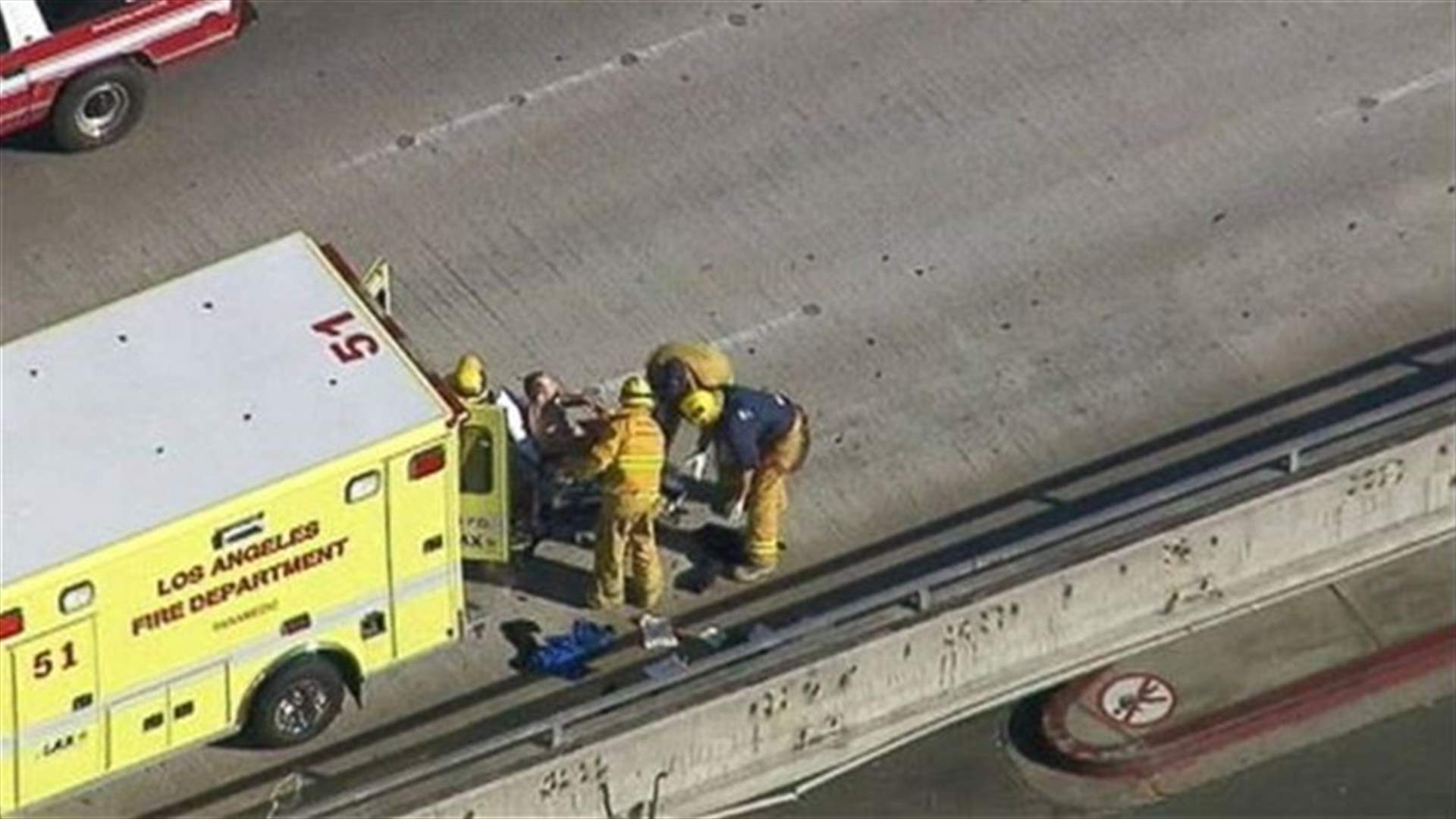 Gunman kills 1 at LA airport, injures 2 others