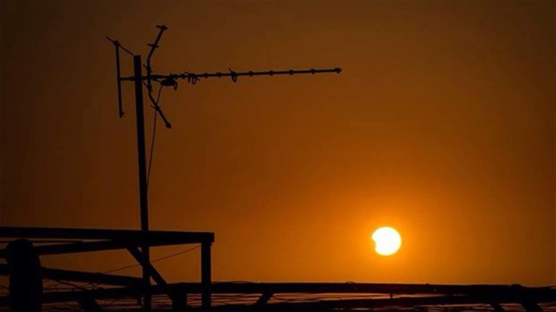 Lebanon witnesses rare solar eclipse