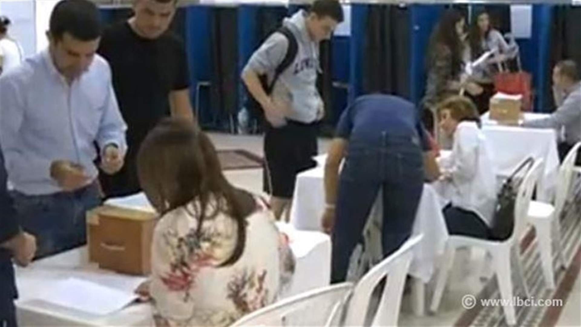 REPORT: AUB students participate in elections, adopt E-voting system 