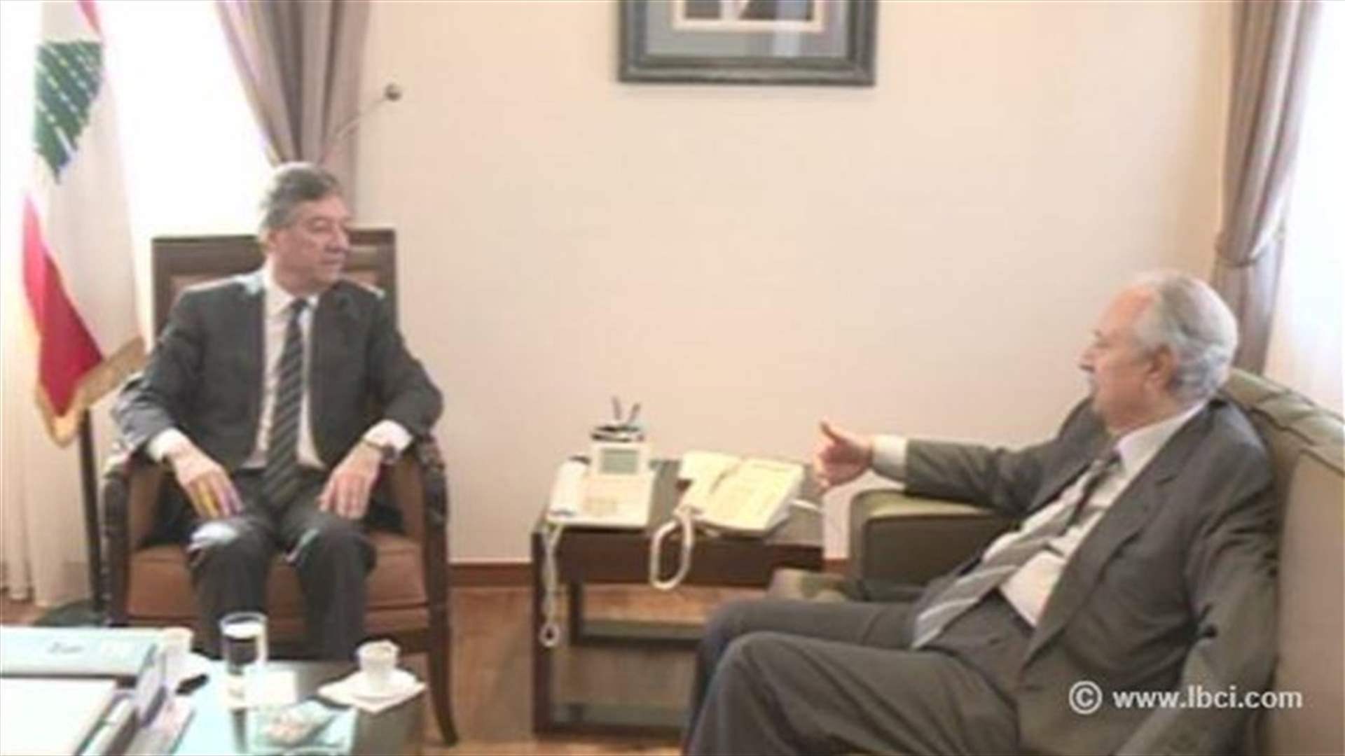 Caretaker Ministers Sabounjian, Safadi discuss Lebanese economy
