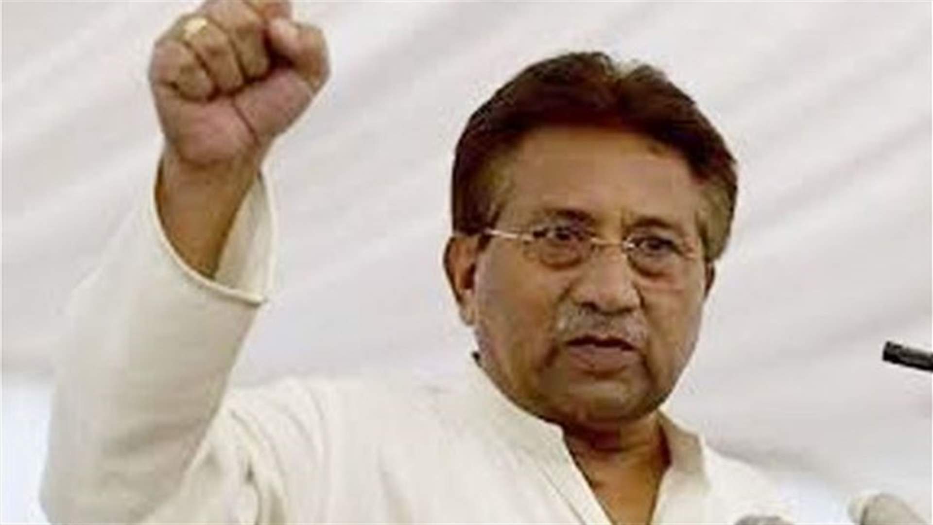 Pakistan frees Musharraf from house arrest
