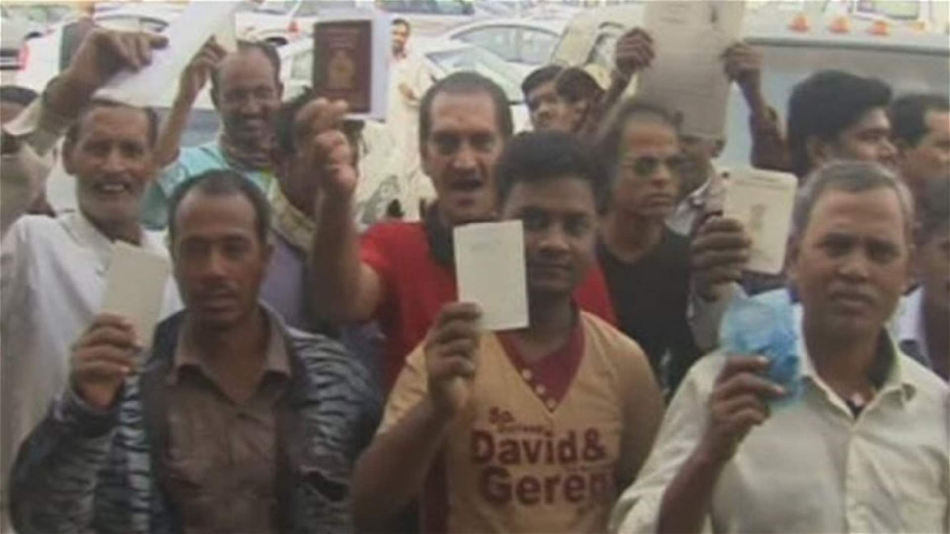 الخليج يضطهد عمّاله