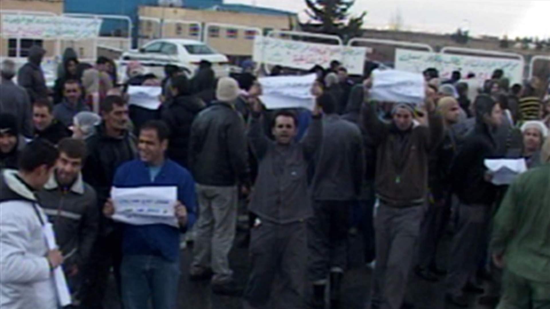 Liban Lait employees block highway in protest of Zeidan’s abduction