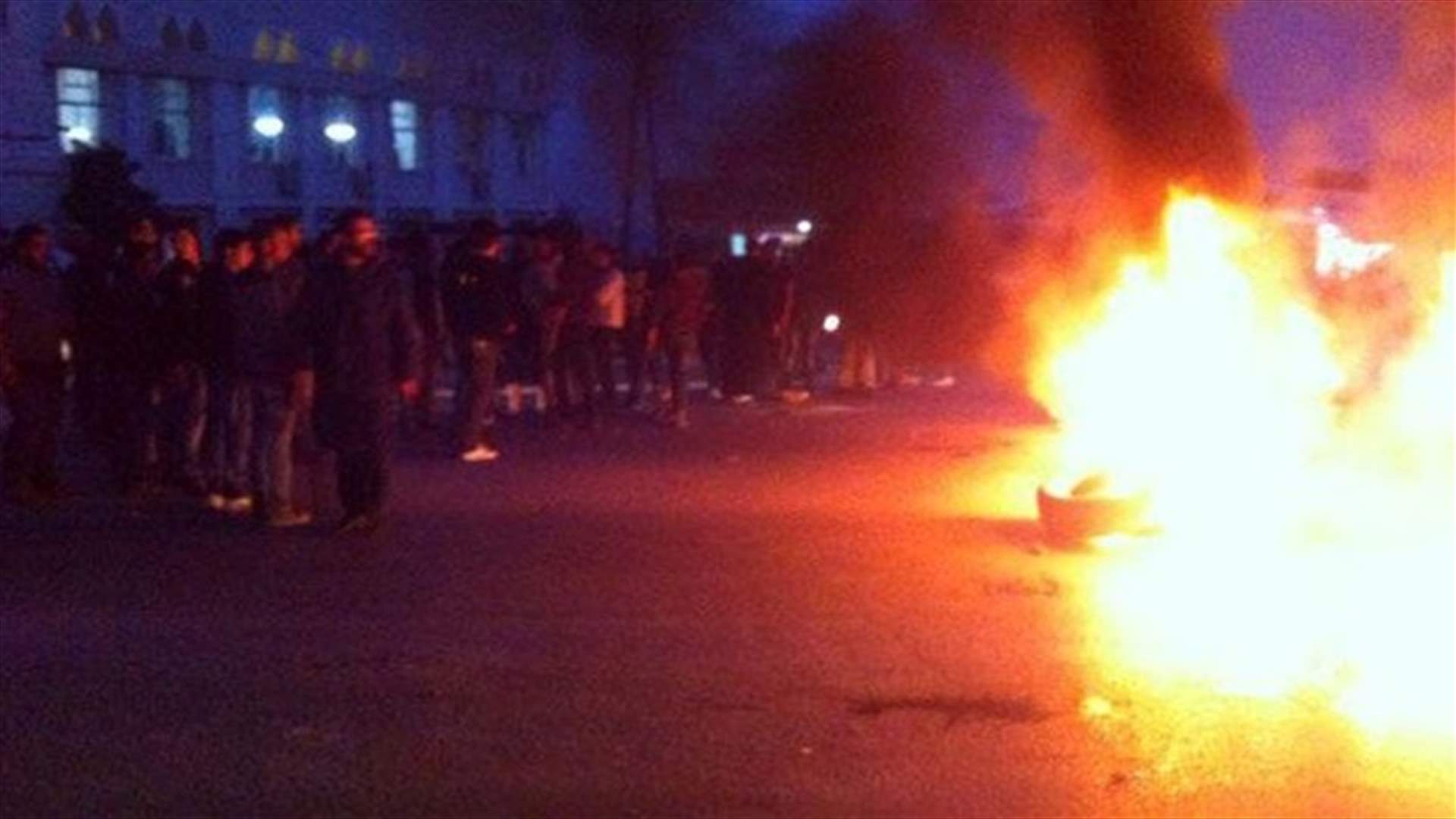 قطع طريق تعلبايا احتجاجا على توقيف نواف الحسين