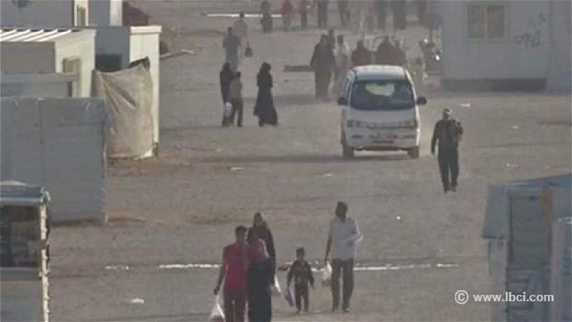 تجنيد الشباب في مخيم الزعتري للاجئين السوريين في الاردن 