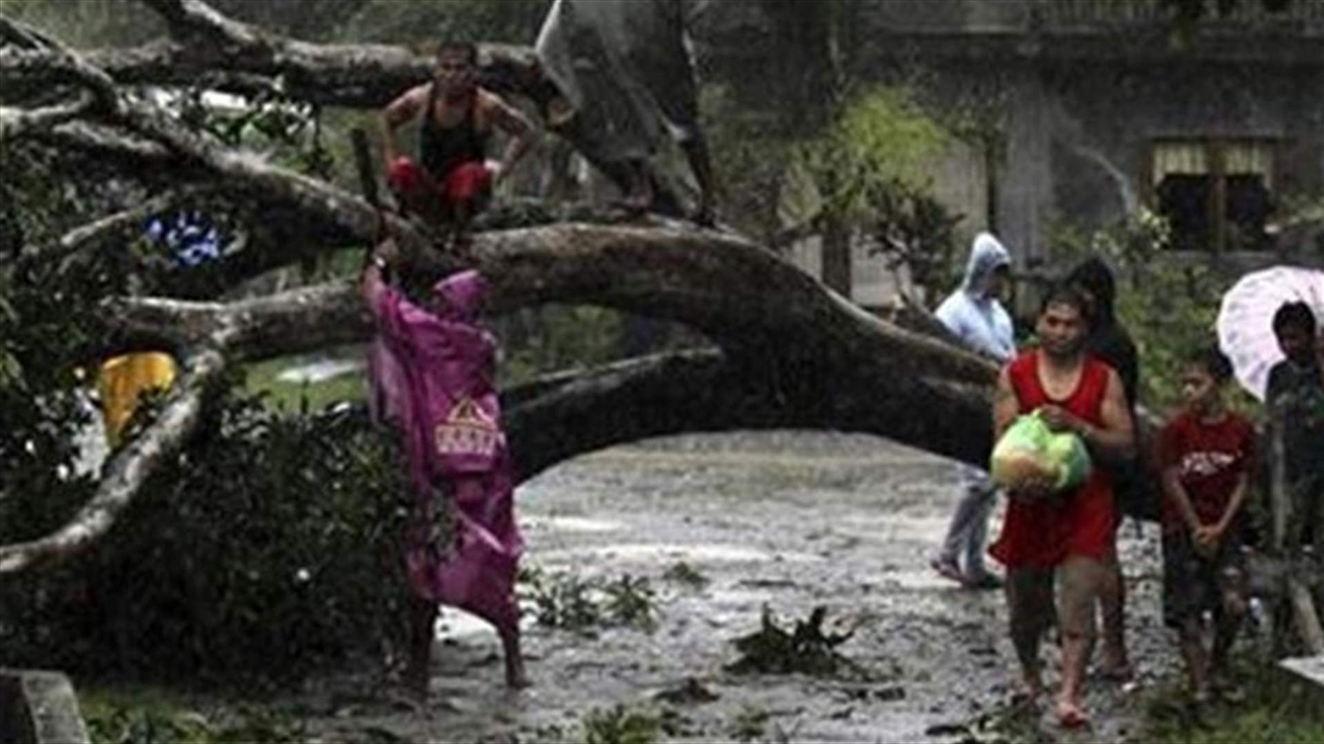 Philippine typhoon death toll jumps; US helicopters boost aid effort