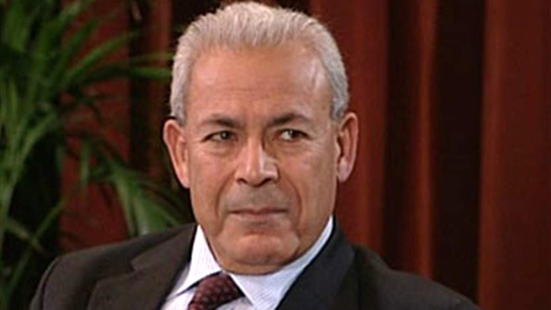 غليون يؤكد ضرورة الحفاظ على اجهزة الدولة