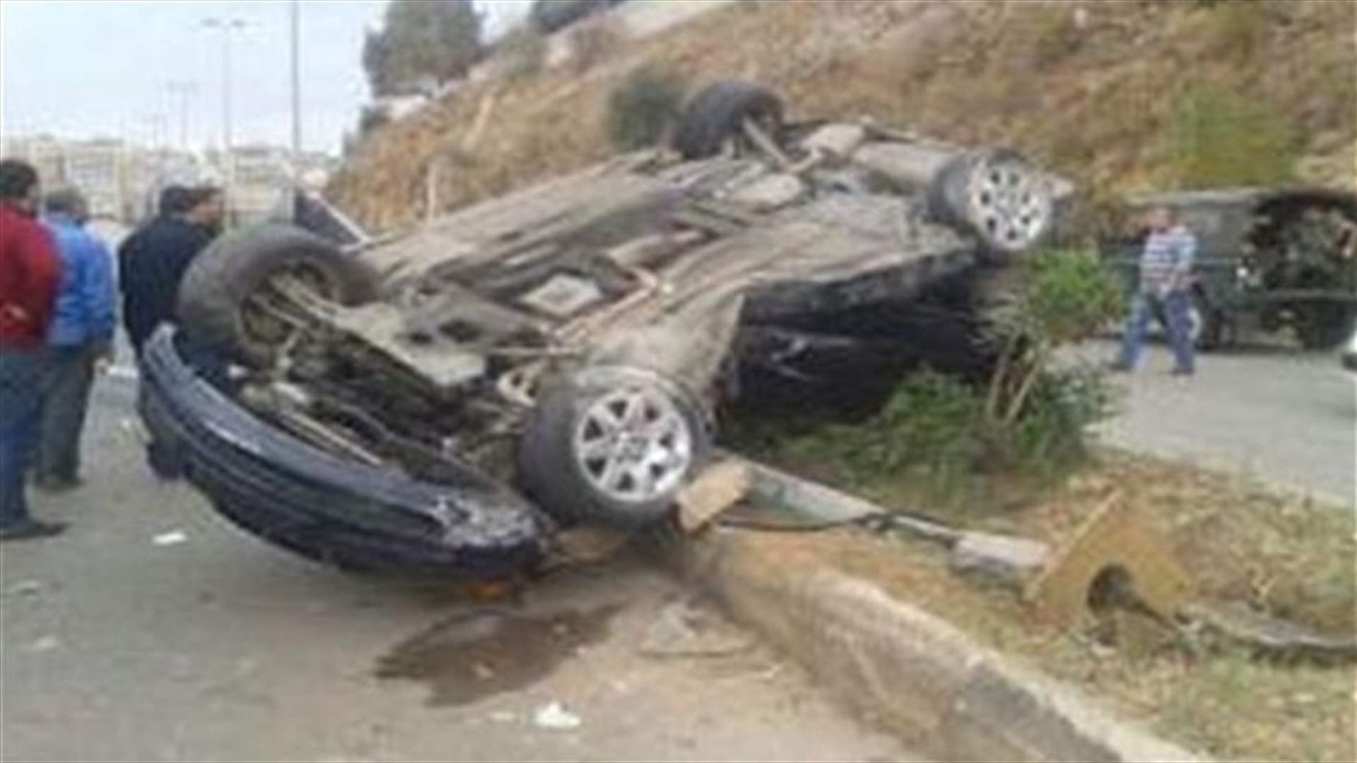 جرحى في انزلاق سيارة على طريق طرابلس مجدليا