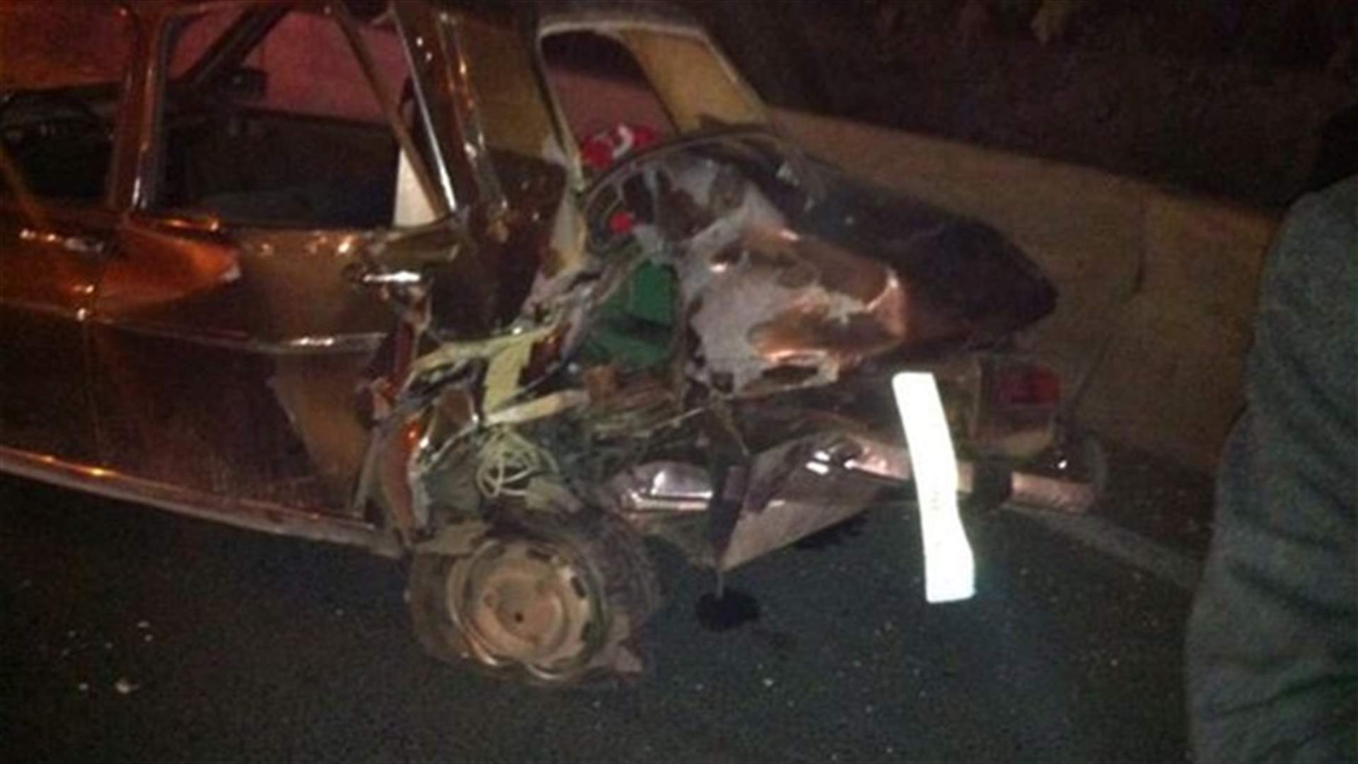 جريح في حادث سير على طريق نهر الكلب