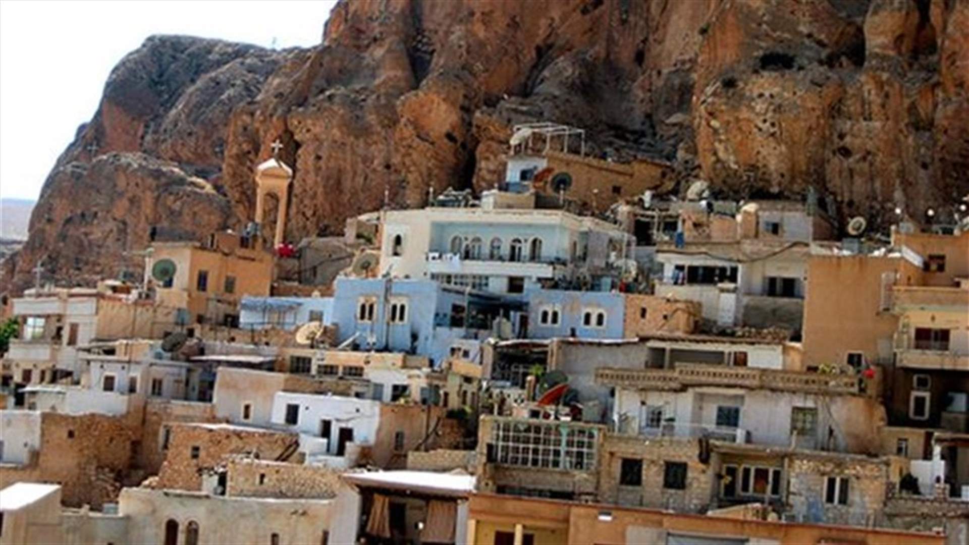 اخراج راهبات لبنانيات وسوريات بالقوة من ديرهن في معلولا بسوريا  