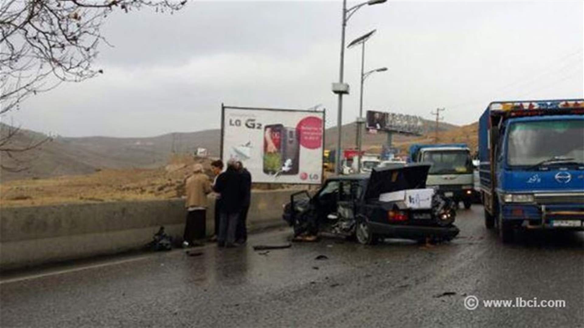 بالصور: جرحى في حادث سير على طريق ضهر البيدر