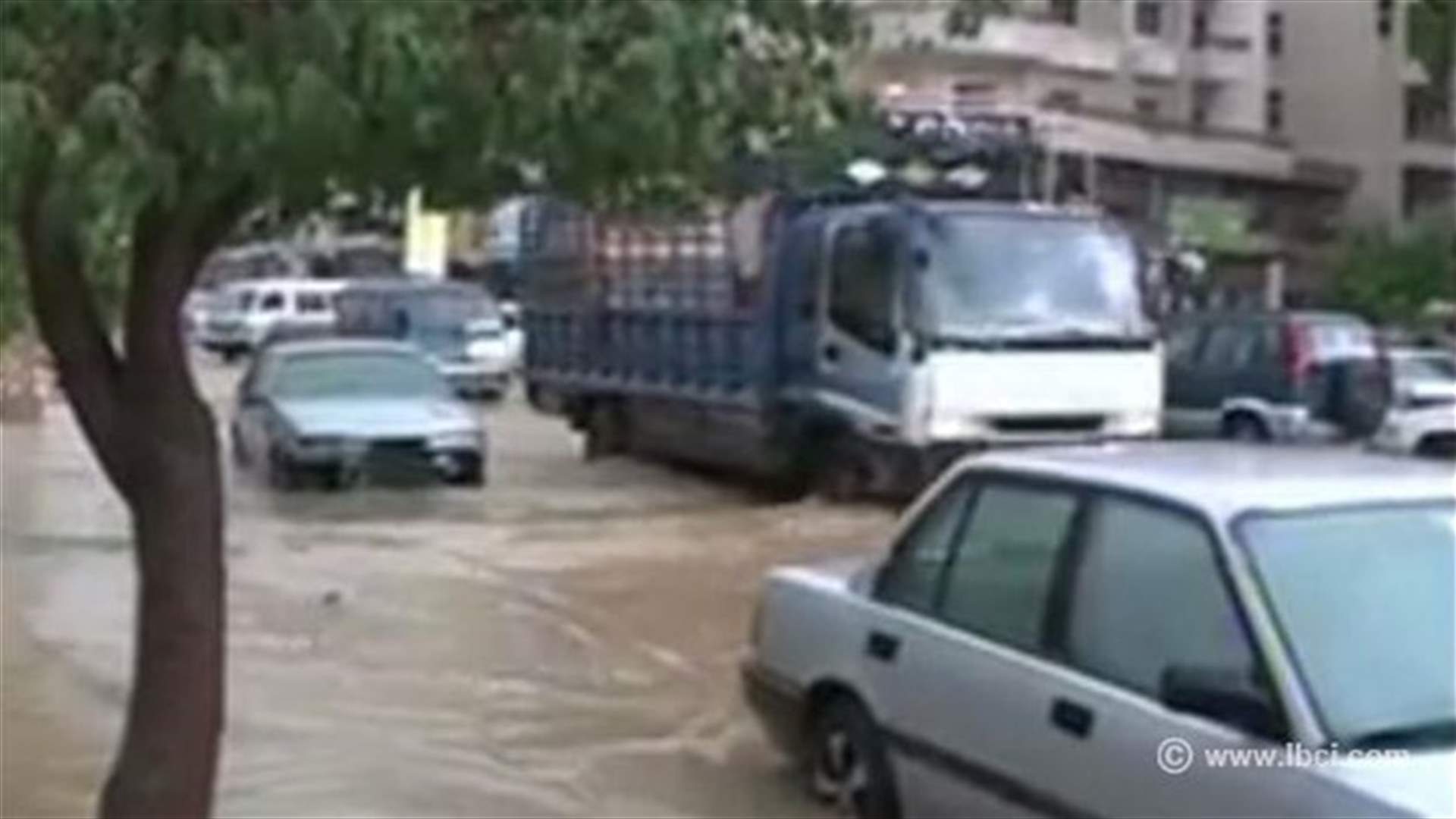 حي السلم يعيش على وقع نهر الغدير ولا حياة لمن تنادي 