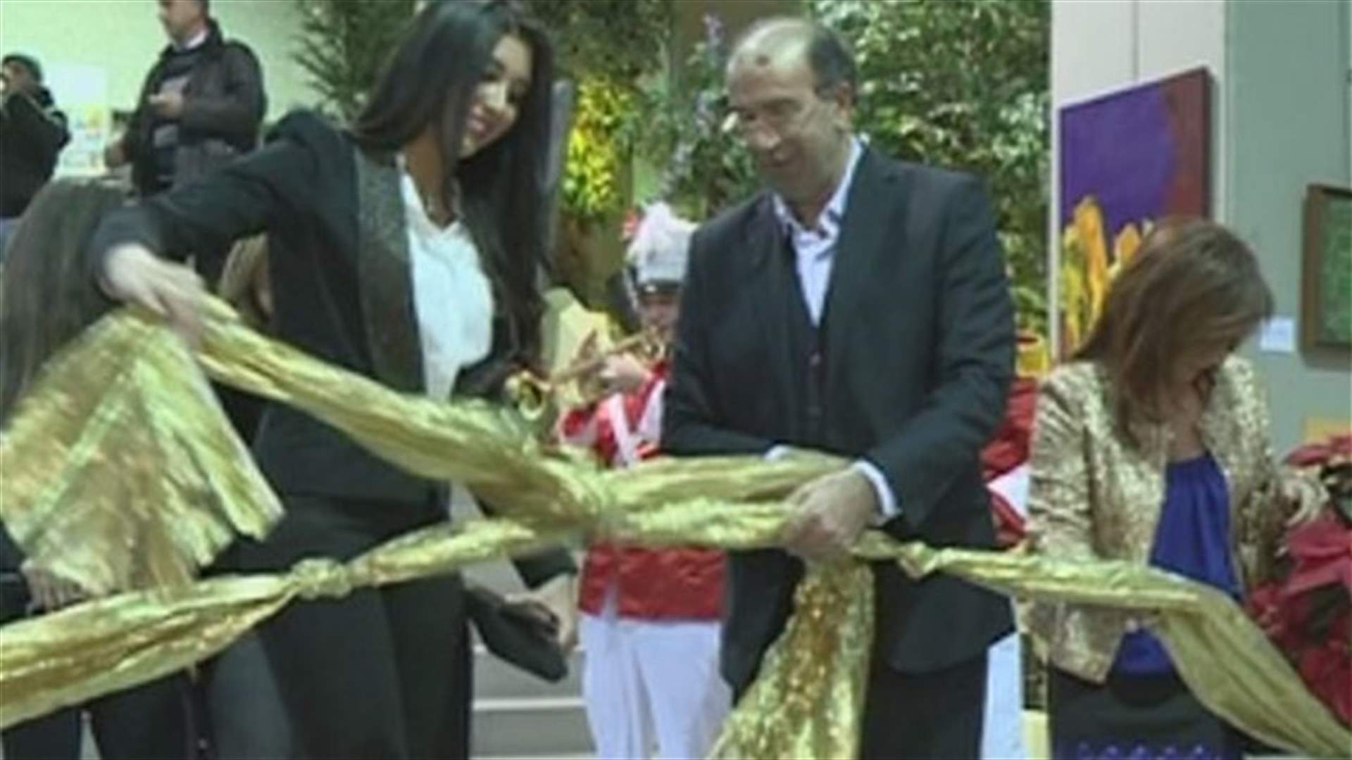 افتتاح معرض الميلاد في مطيلب كاوتنري كلوب بمشاركة ملكة جمال لبنان