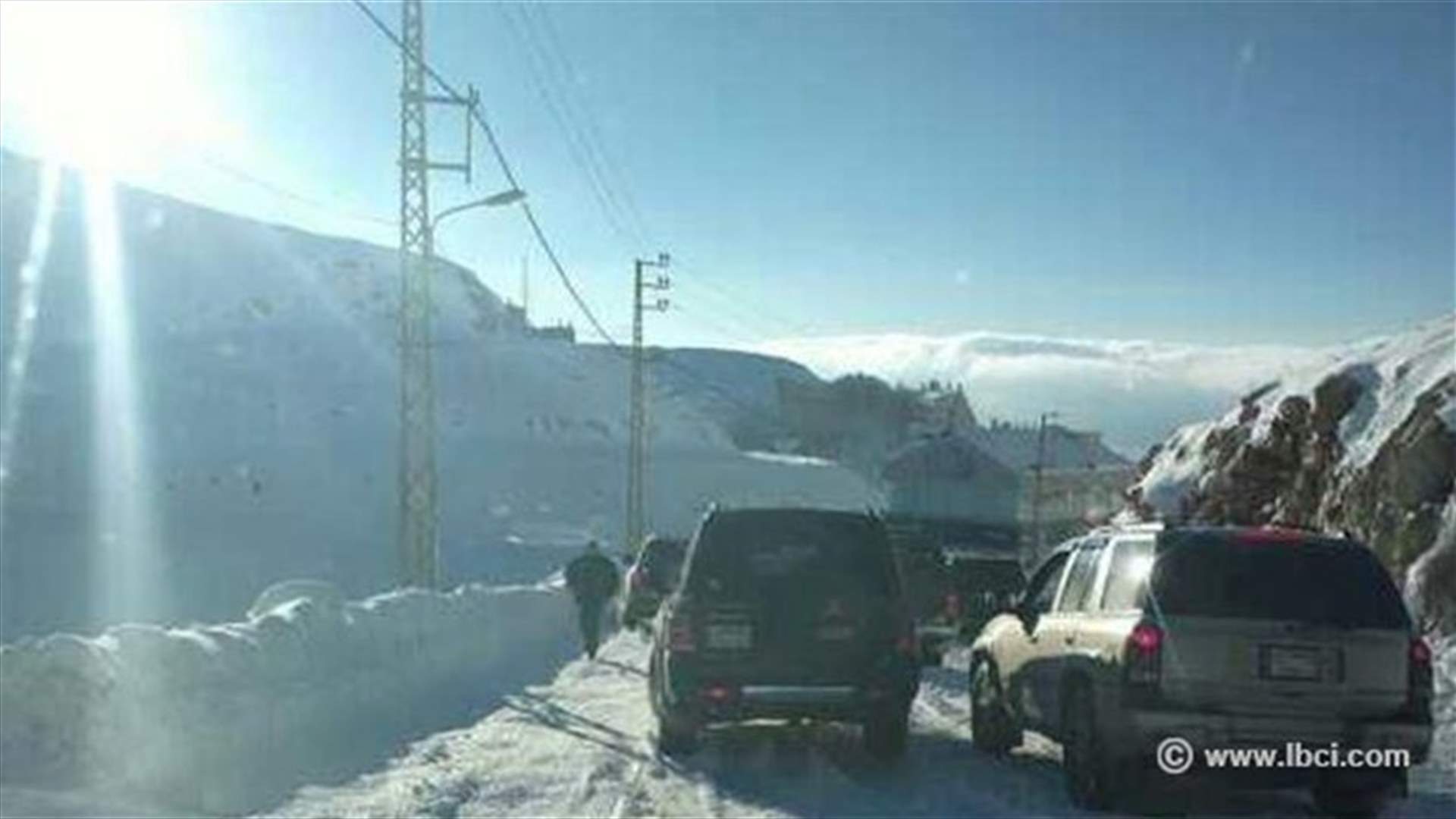  عدد من حوادث السير على طريق عيون السيمان - كفردبيان بسبب الجليد