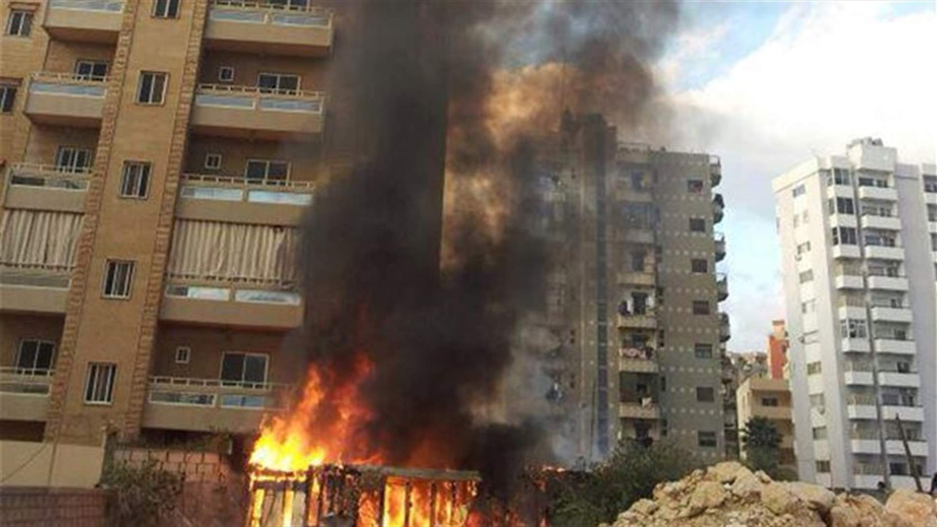 Fire erupts in Tripoli's Abi Samra 