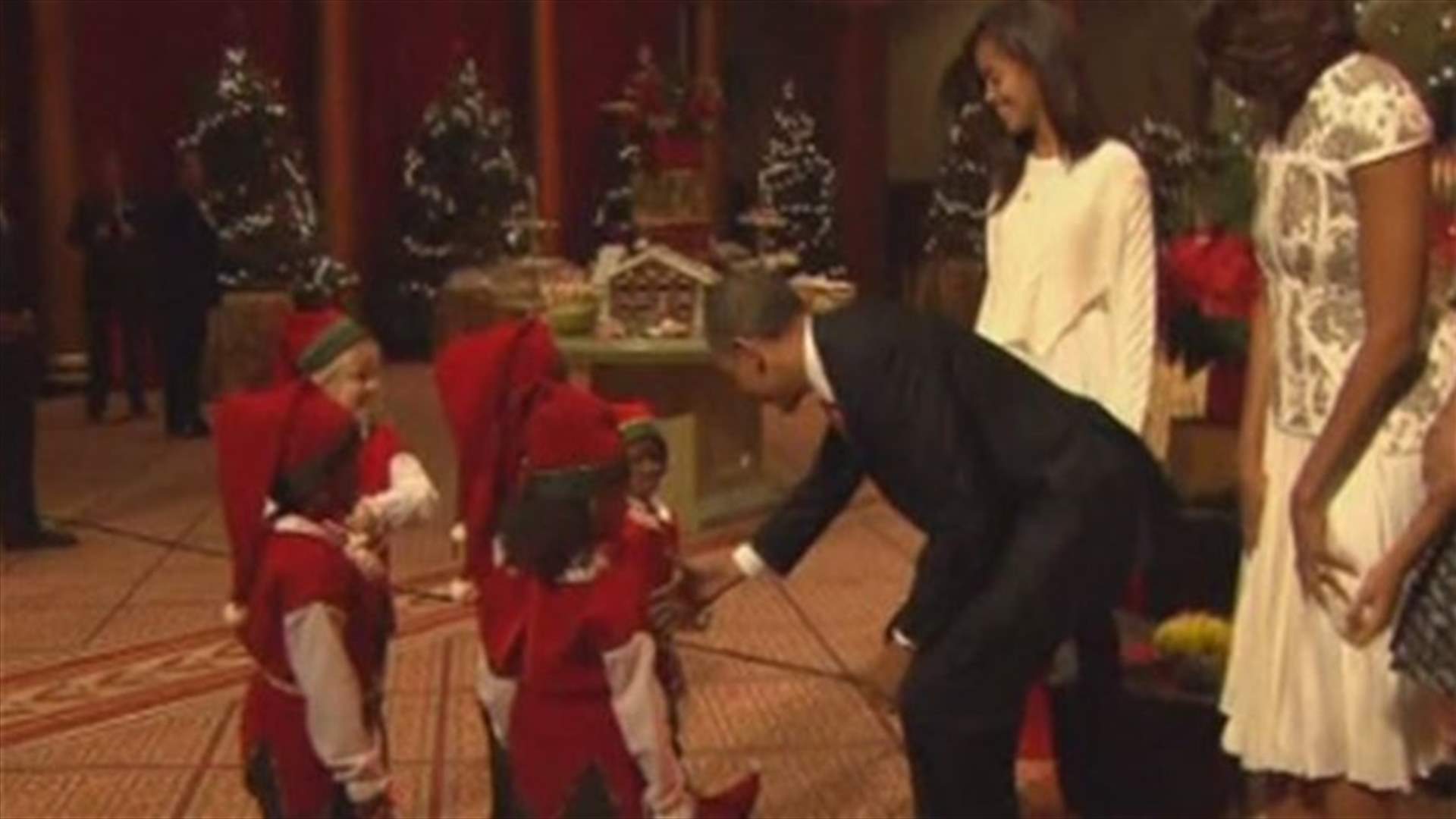 Obamas, stars come out for Christmas in Washington show