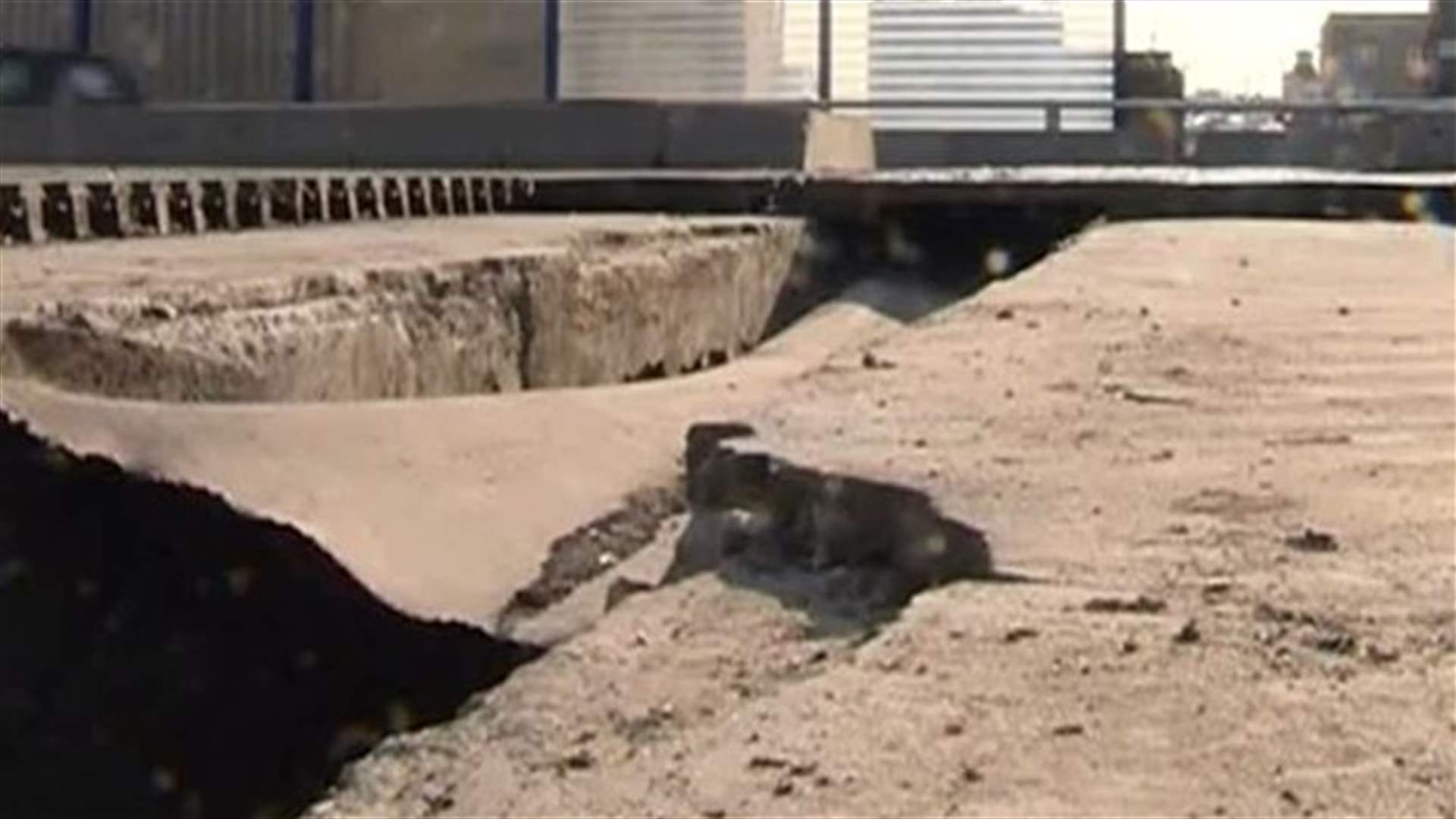 Report: Motorists warned to avoid Achrafieh-Dekwaneh bridge