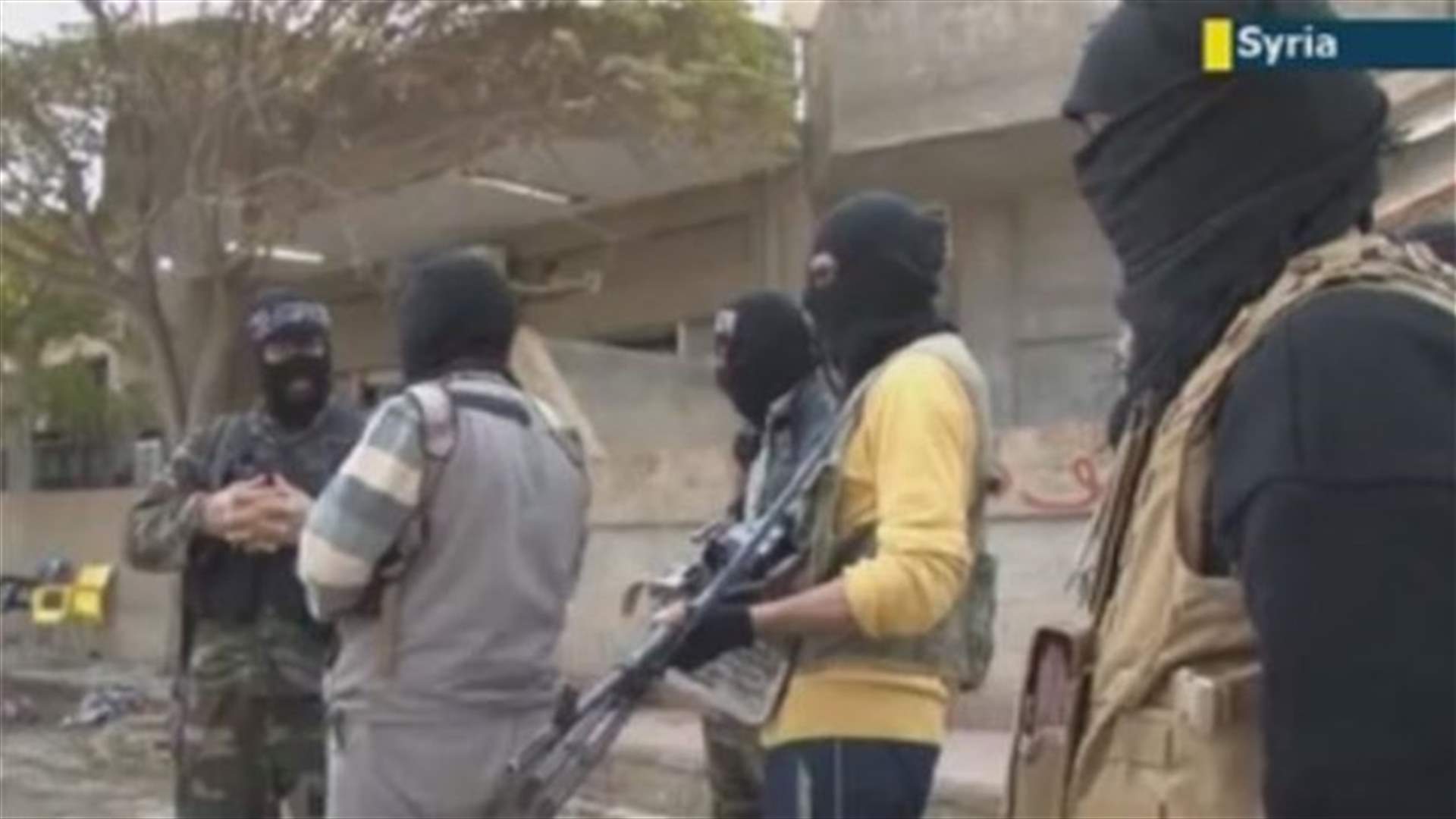 مقاتلون يتدفقون من أصقاع الأرض إلى سوريا ويقضون في أرض المعركة