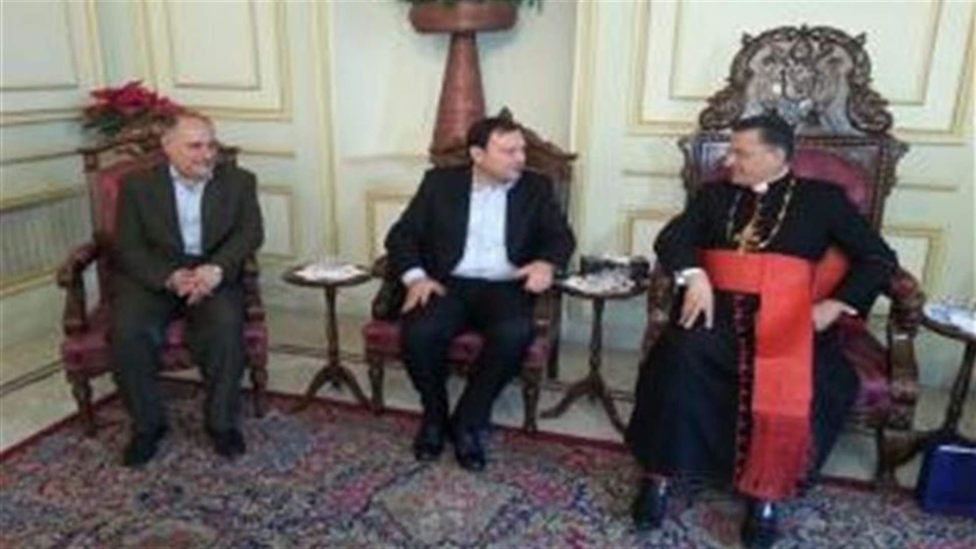 حزب الله في بكركي : رجاؤنا ان يبدد الميلاد الظلام