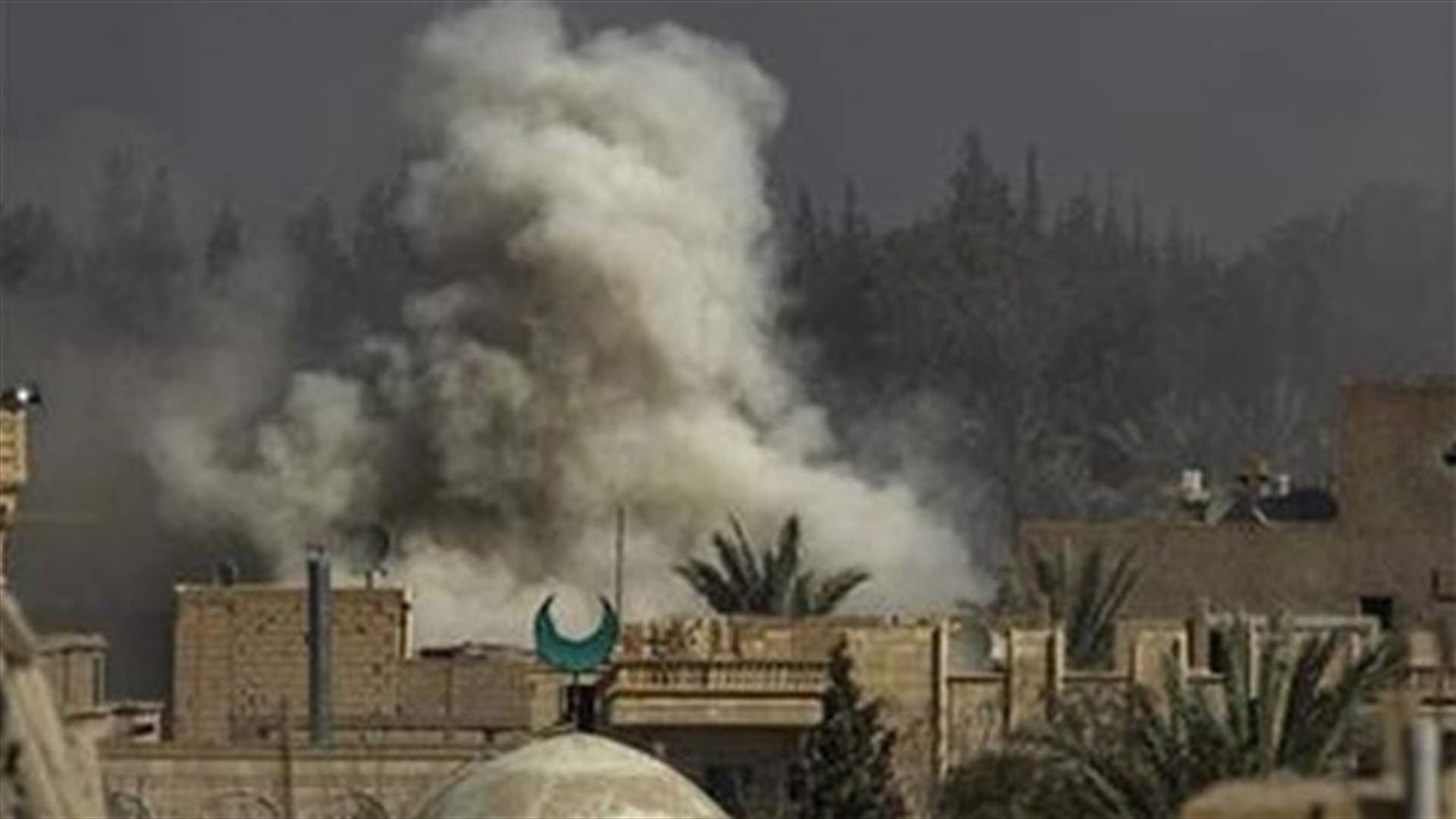 Syria evacuates 5,000 from town near Damascus