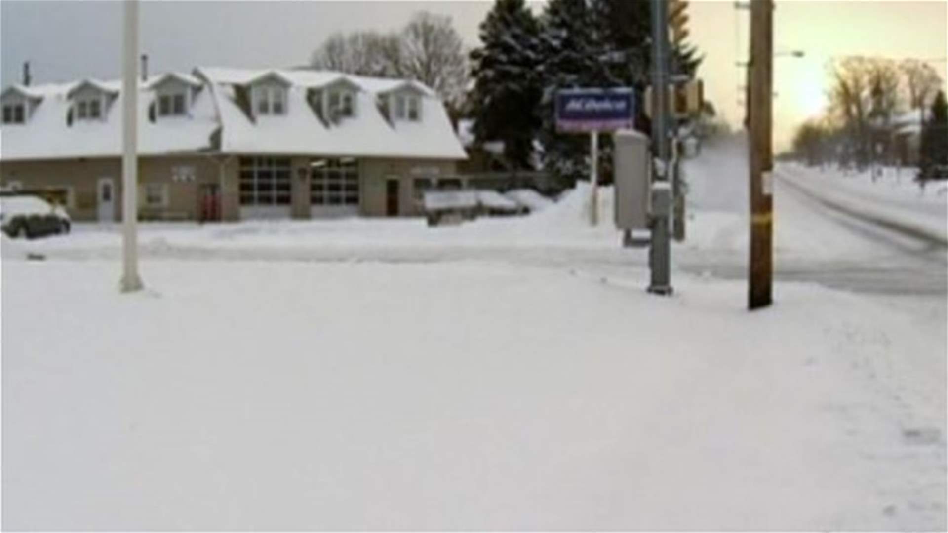 Heavy snow falls continue in north-east US and Canada