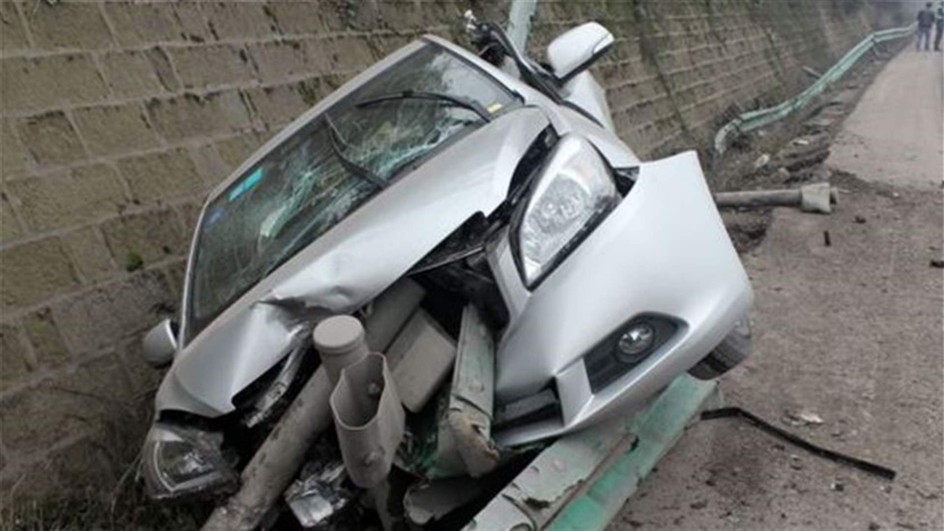 كيف نجت السائقة من هذا الحادث؟