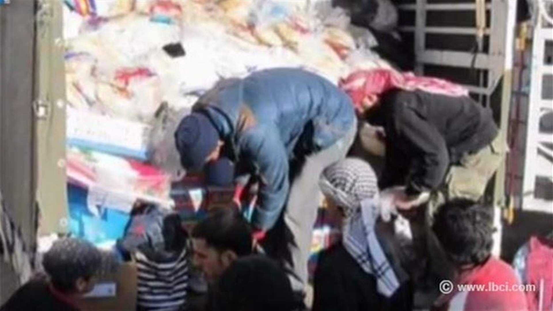 قافلة مساعدات من طرابلس الى عرسال طالبت حزب الله بالاعتذار