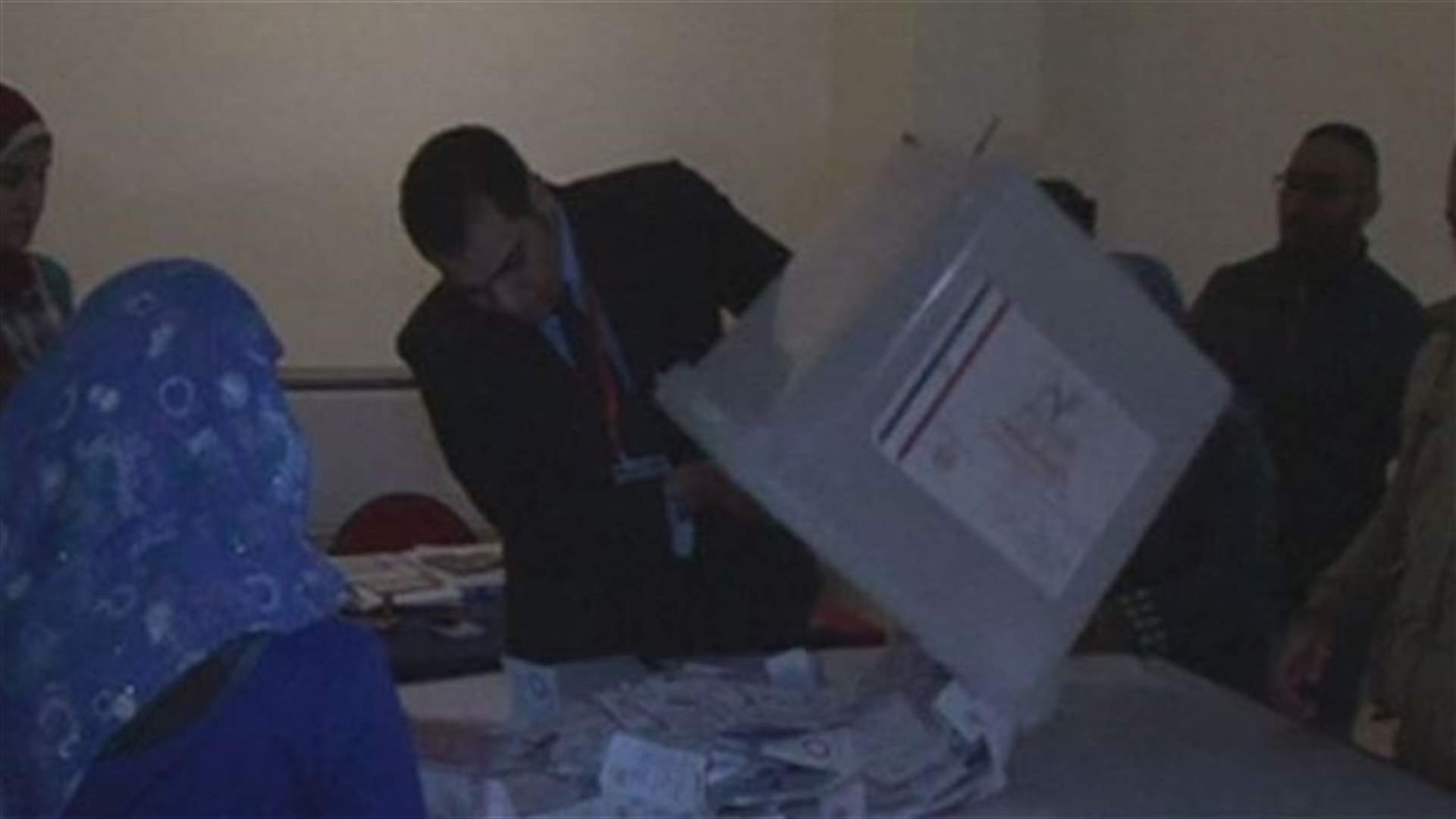 Egyptians overwhelmingly back constitution - official results