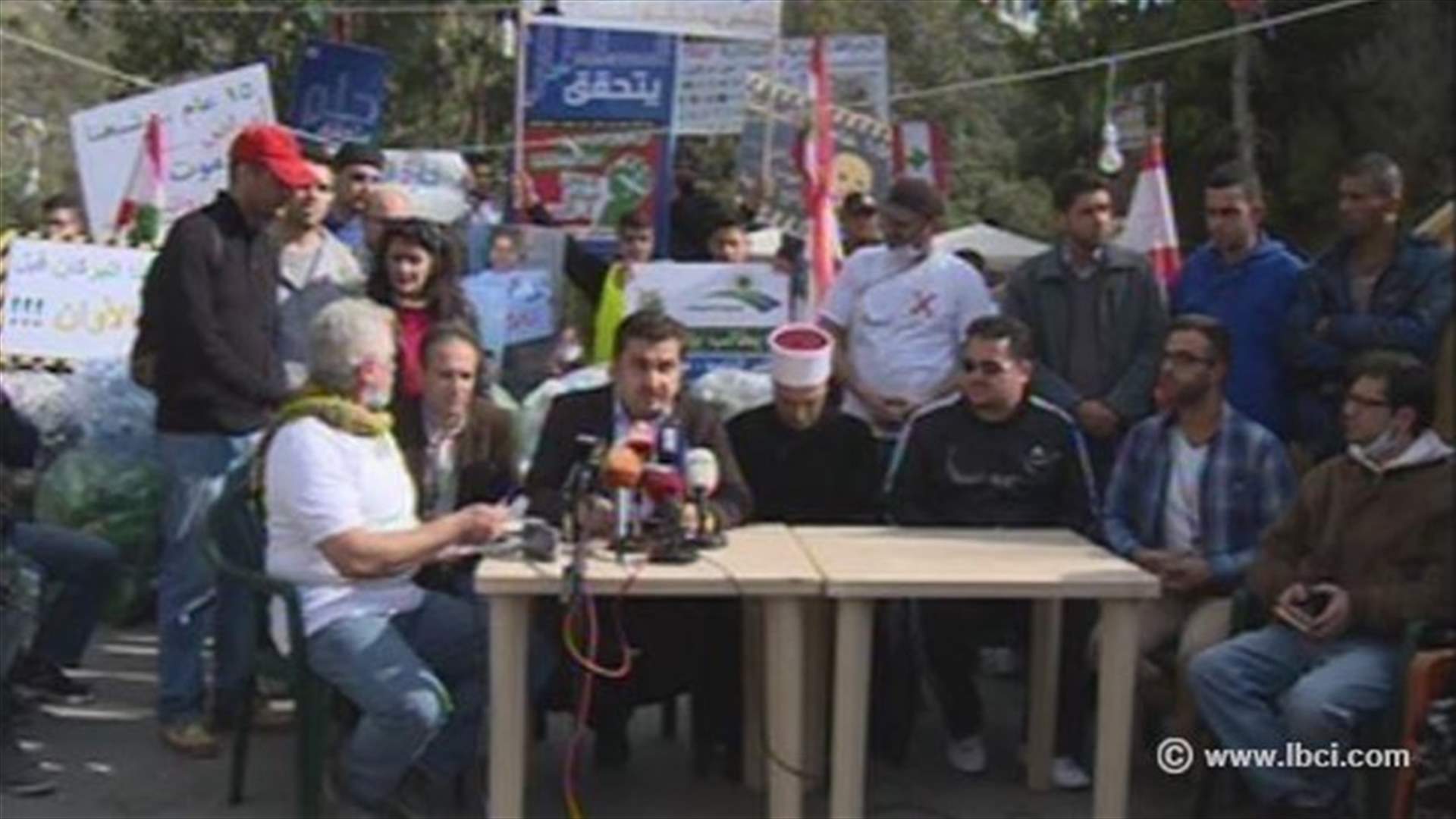 REPORT: Residents of Al-Naameh call on officials to respect their demand and close the landfill 