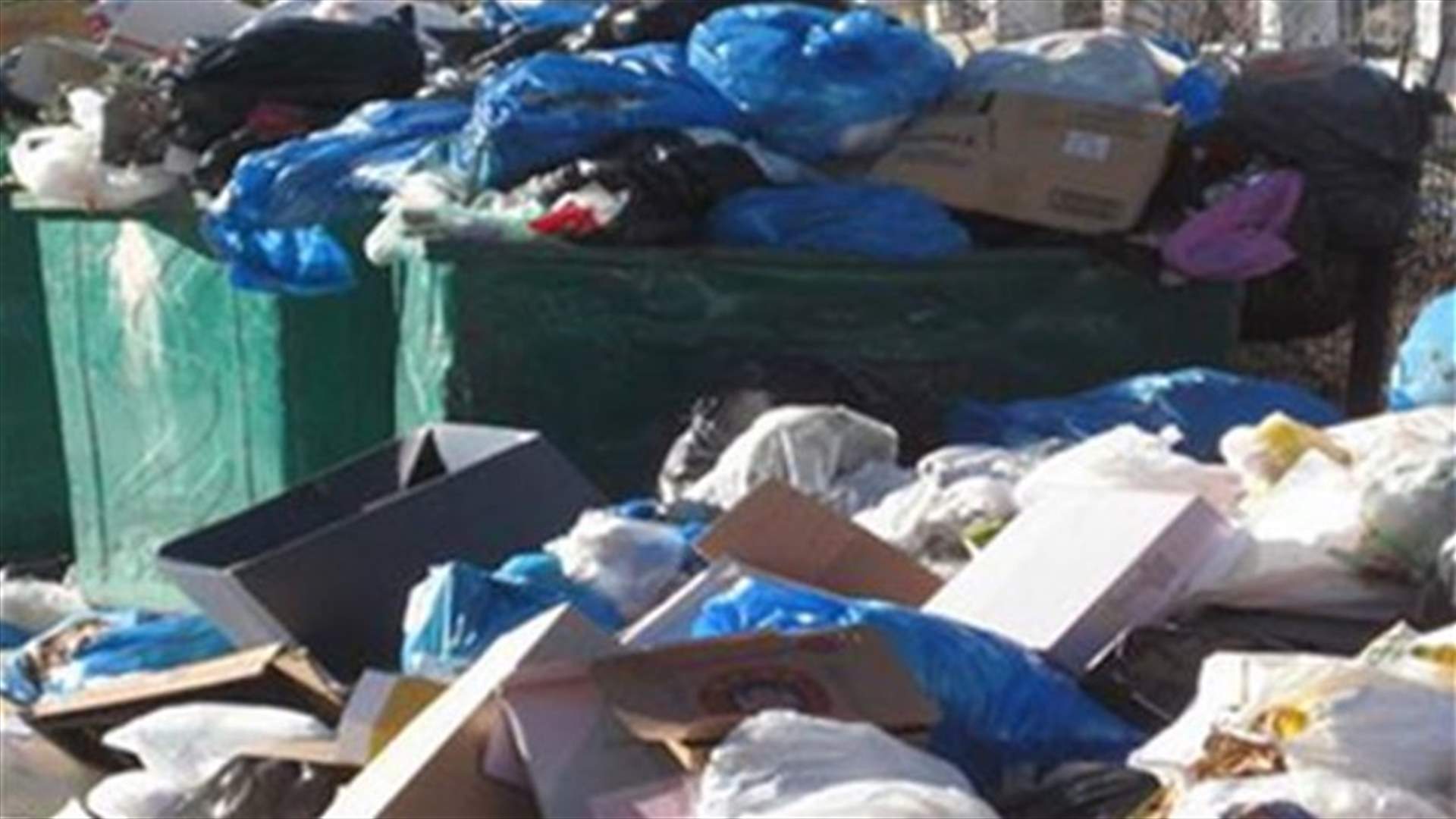 اعتصام حملة اقفال مطمر الناعمة مستمر