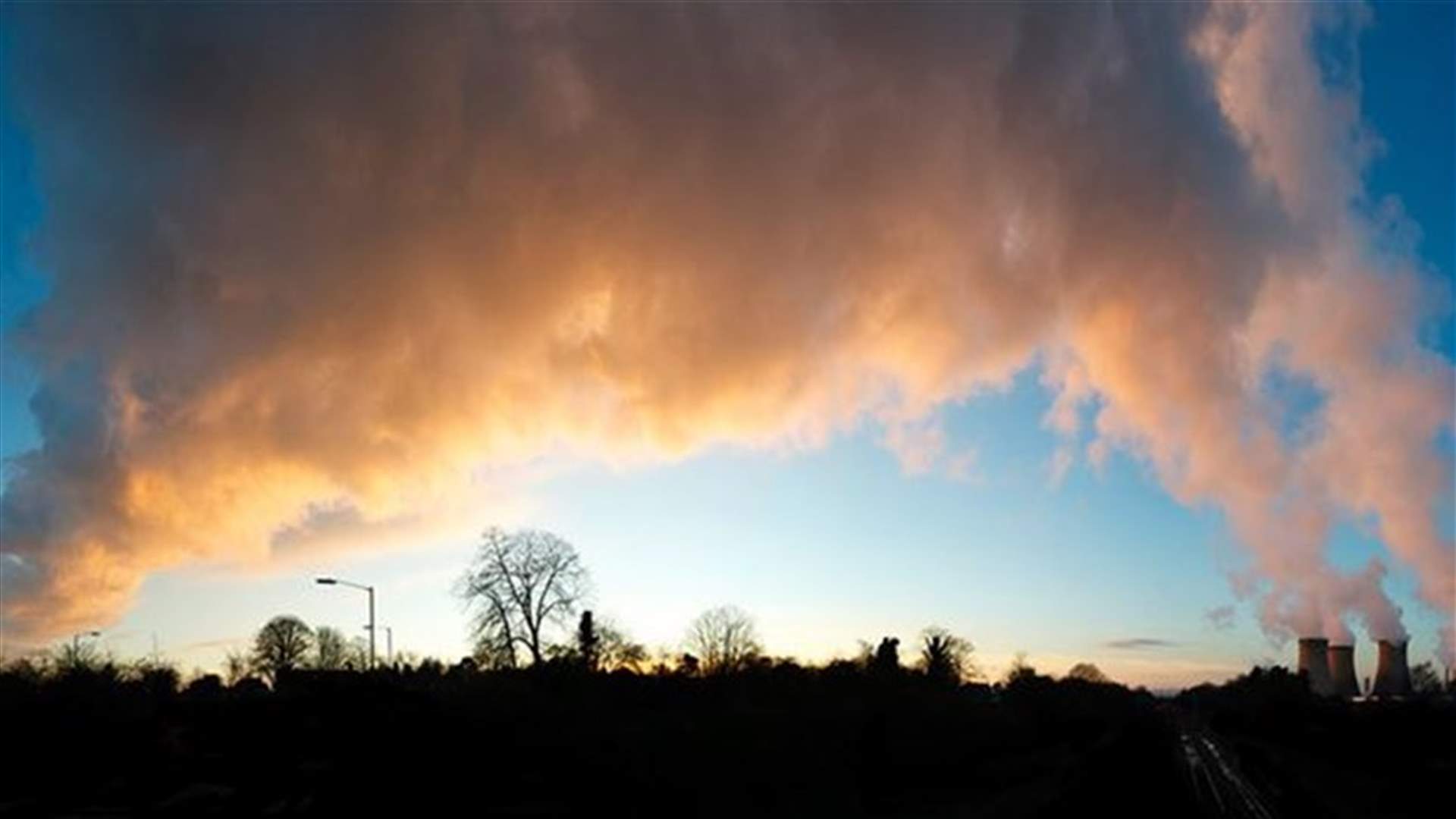 EU Commission calls for 40 pct carbon cut by 2030 -official