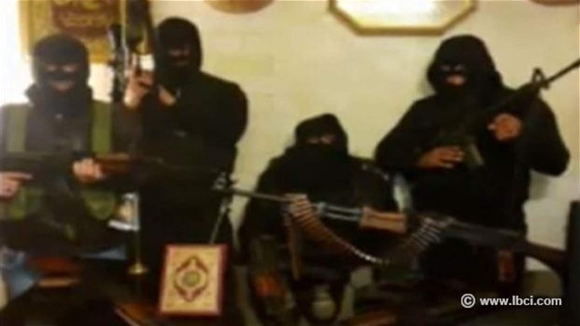 بالفيديو... مسلحون ملثمون يرسلون رسالة صارمة الى الحريري