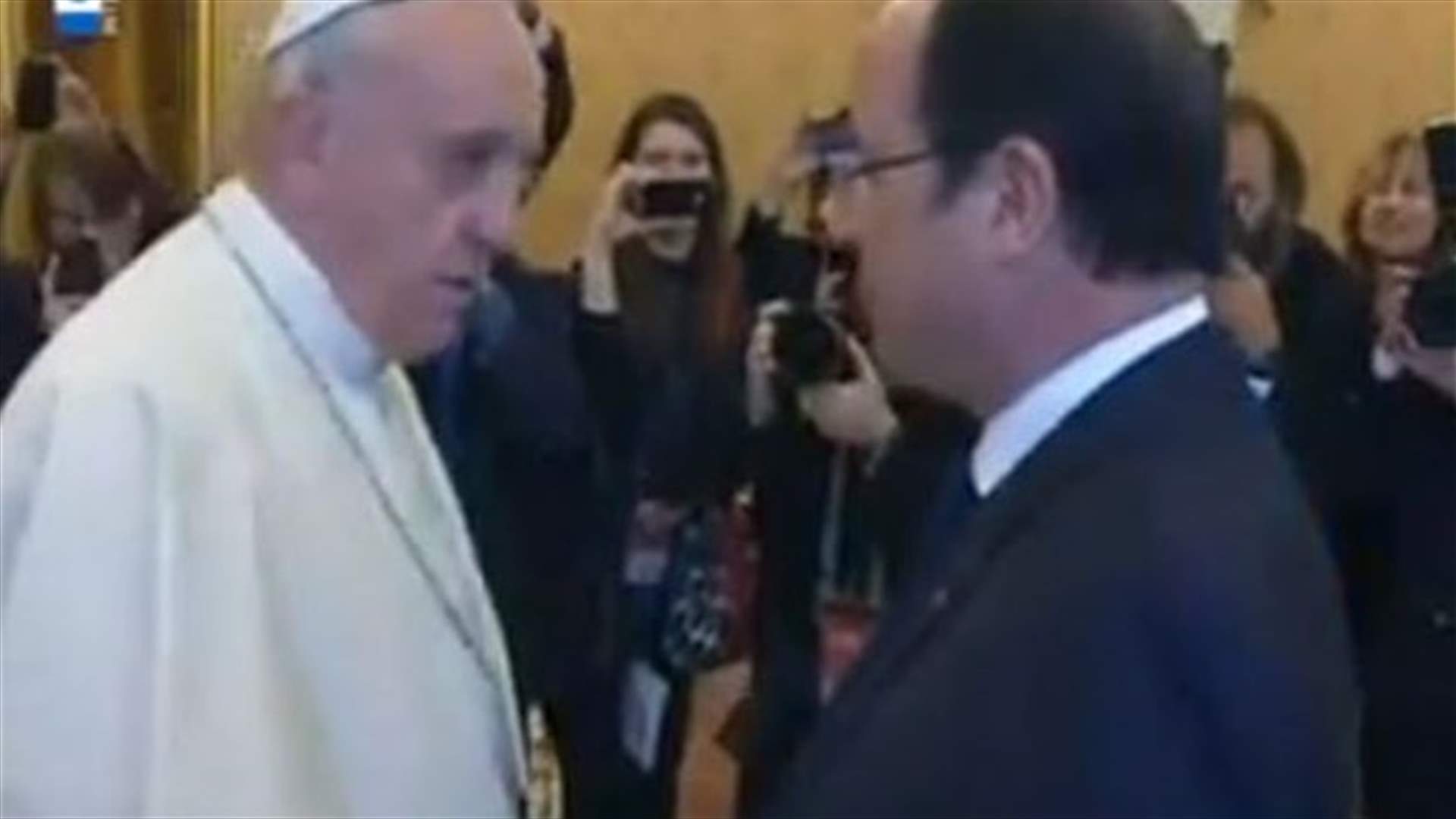 REPORT: France's Hollande makes delicate visit to Pope Francis