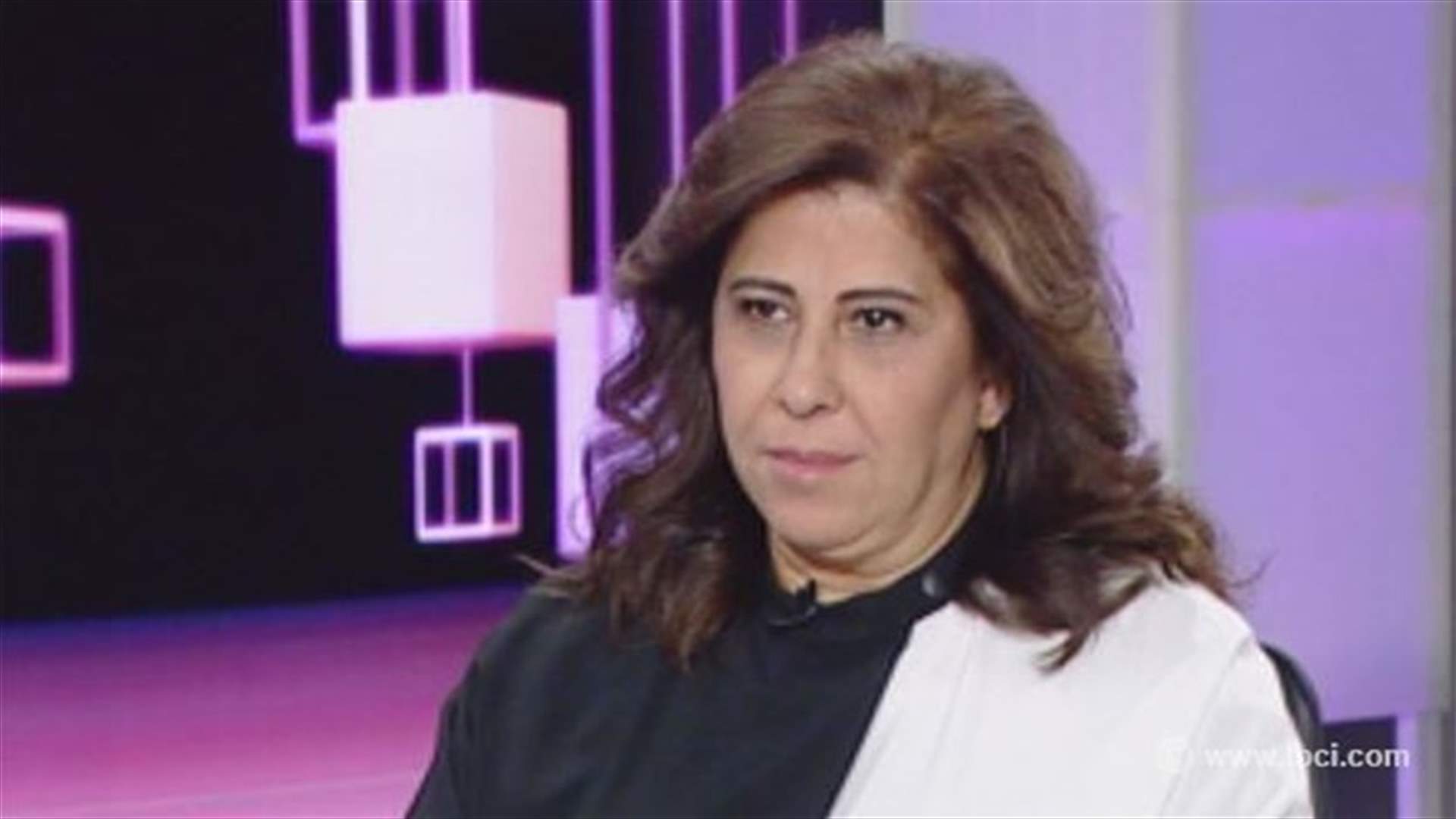 ليلى عبد اللطيف تغادر المستشفى