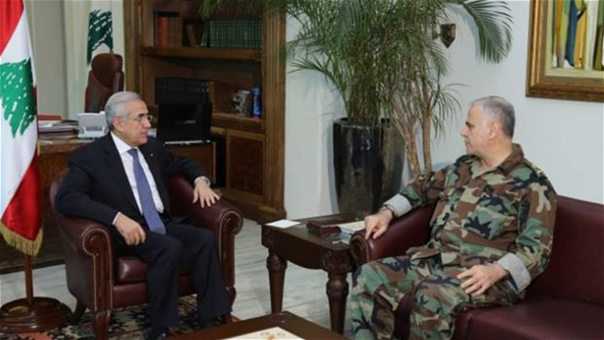 سليمان نوه بجهود الجيش في اعتقال محرضين ومشتركين بتنفيذ التفجيرات