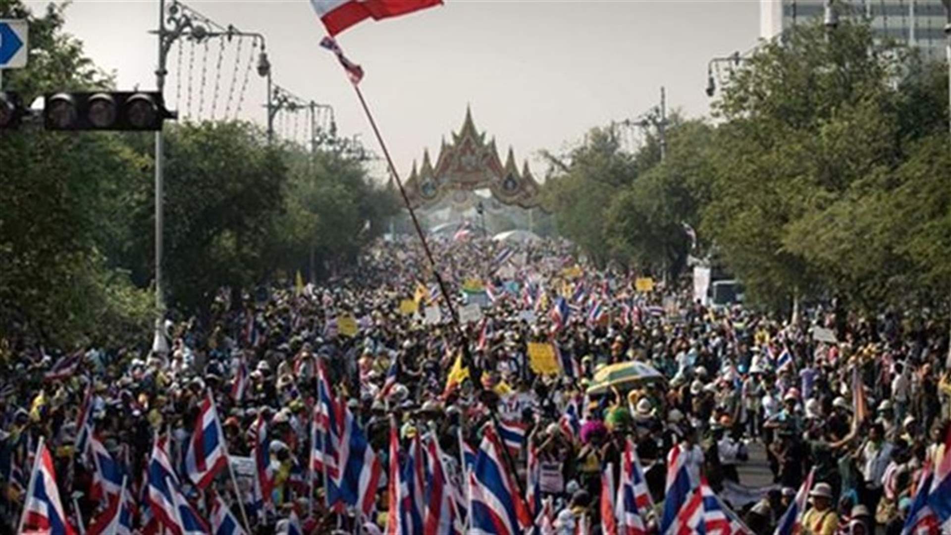 Thai protesters ignore poll, head for downtown Bangkok