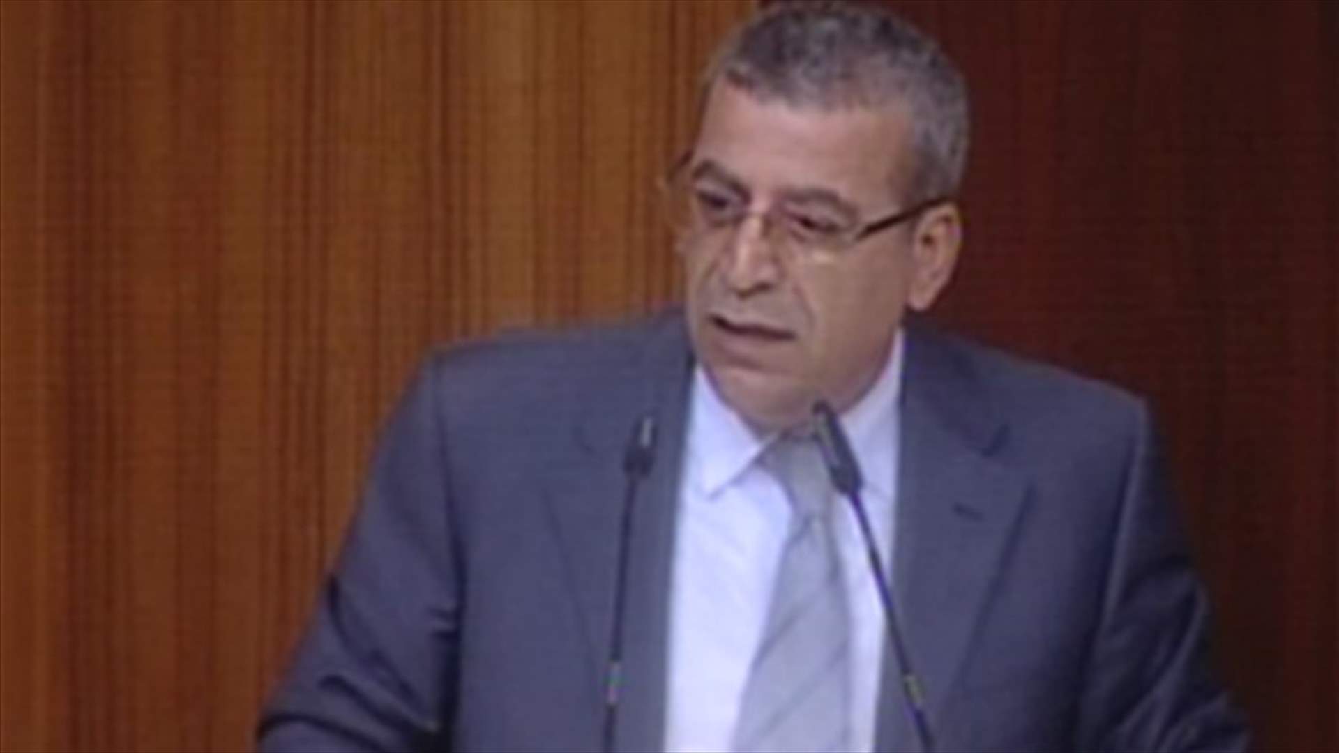 بزي : لا تسويات على سيادتنا الوطنية 