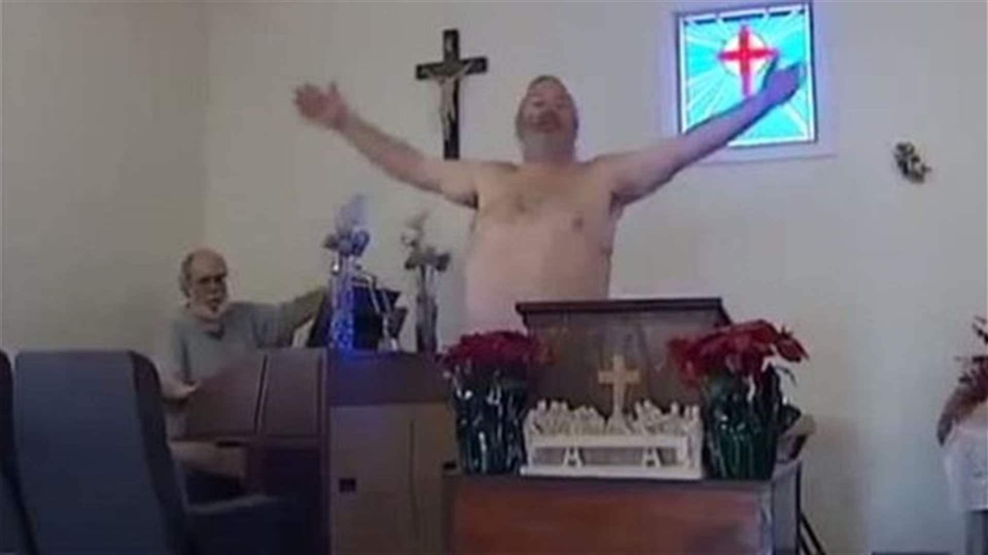 Church welcomes naked worshipers into congregation 
