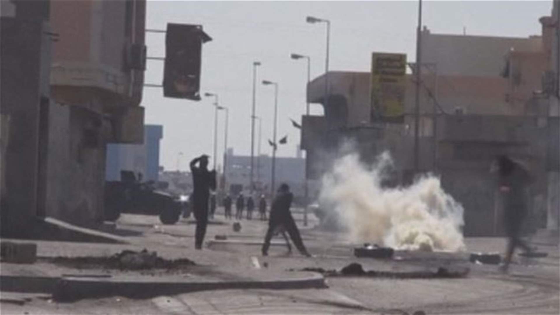 تفجير يستهدف حافلة للشرطة في قرية شيعية في البحرين 