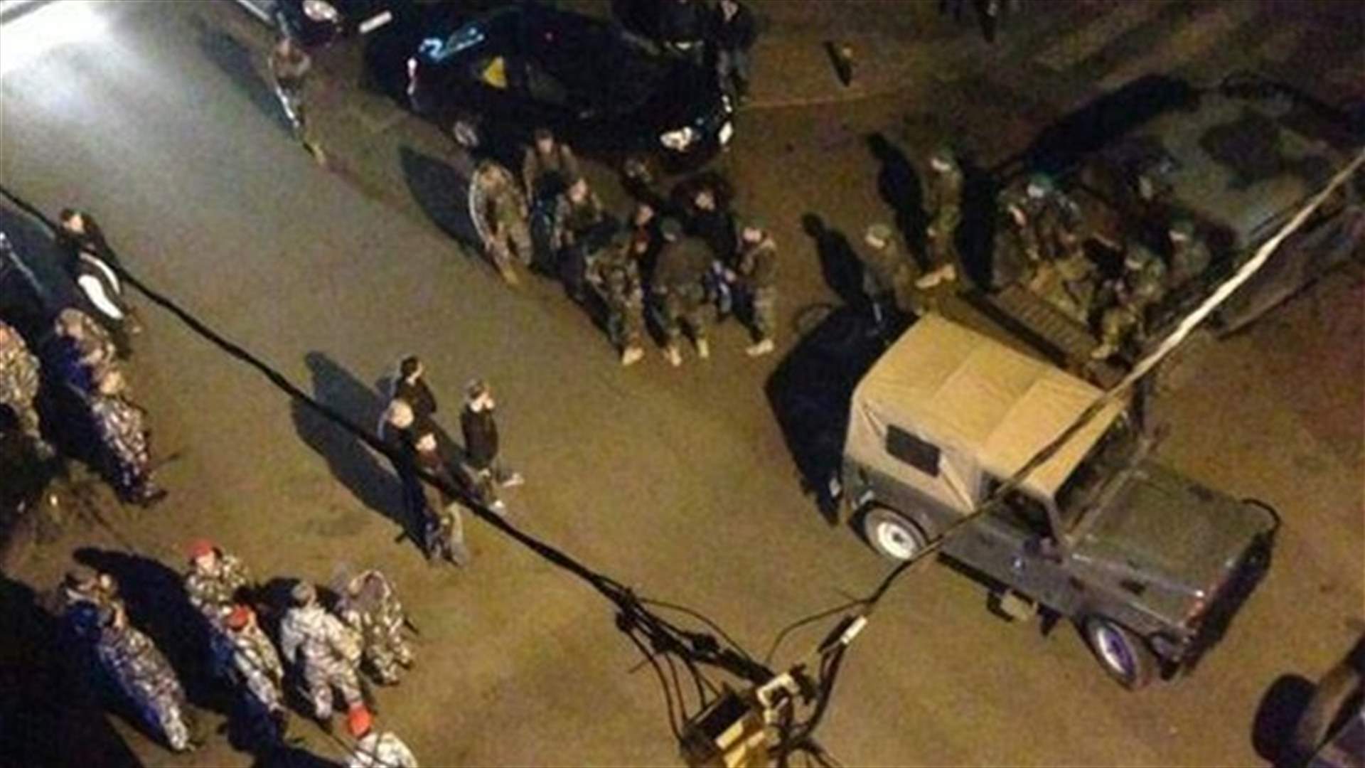 إشكال أمام مركز حزبي في الحمراء