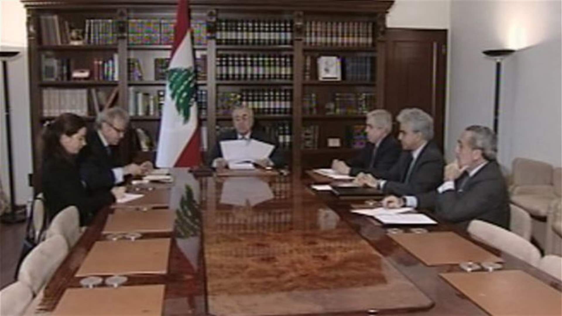 سليمان تسلم من باولي دعوة إلى مؤتمر باريس