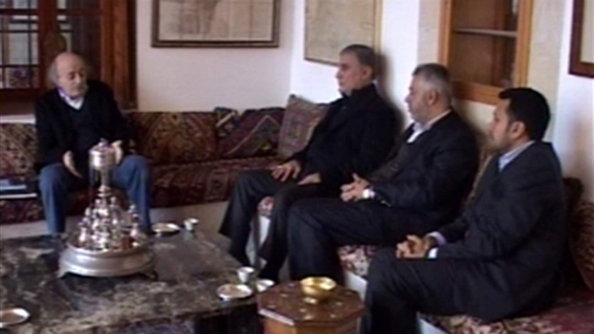 Iraqi delegation visits Jumblatt