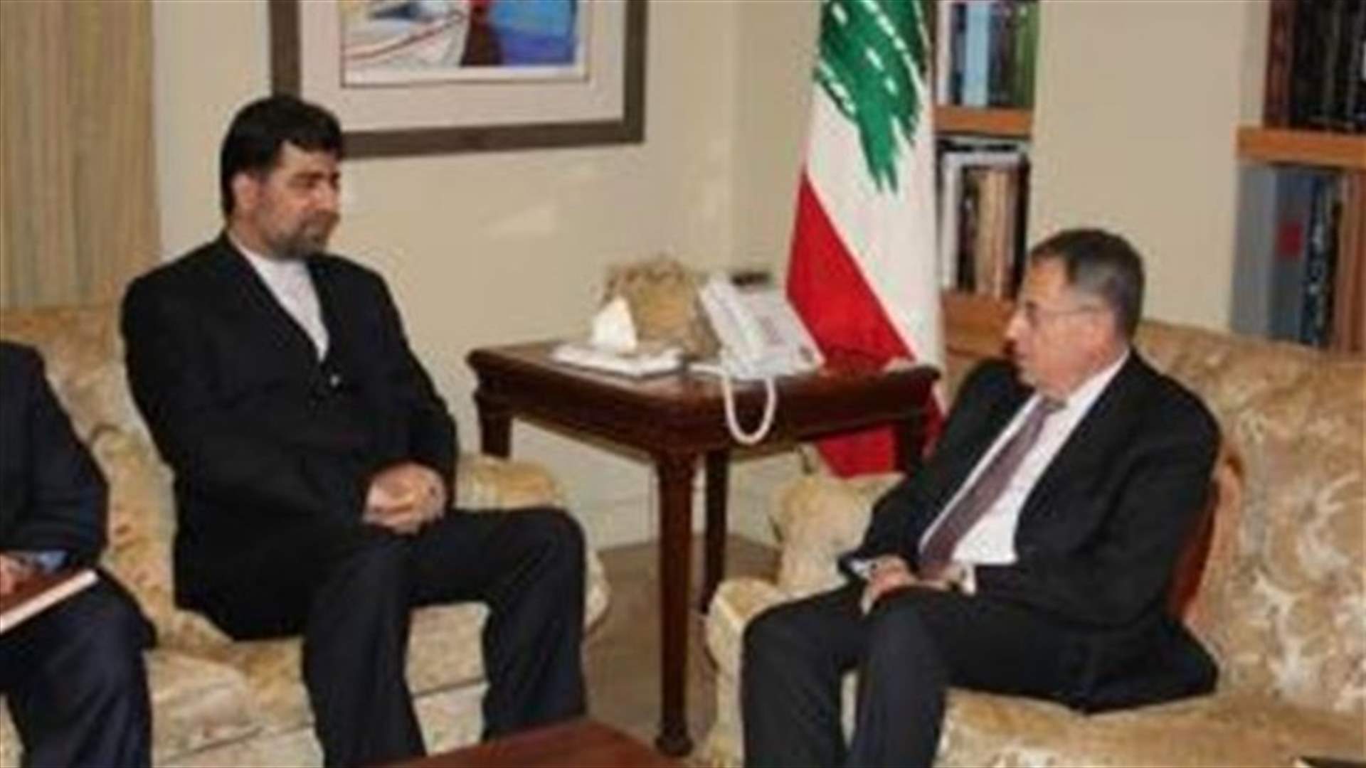 التطورات بلبنان والعلاقات الثنائية بين السنيورة وأبادي
