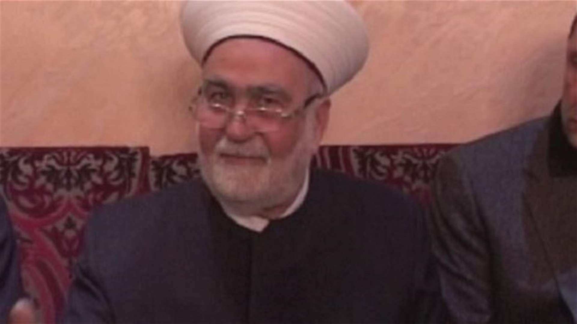  توقيف الشيخ حمزة شكر بقوة السلاح عند حاجز لحزب الله