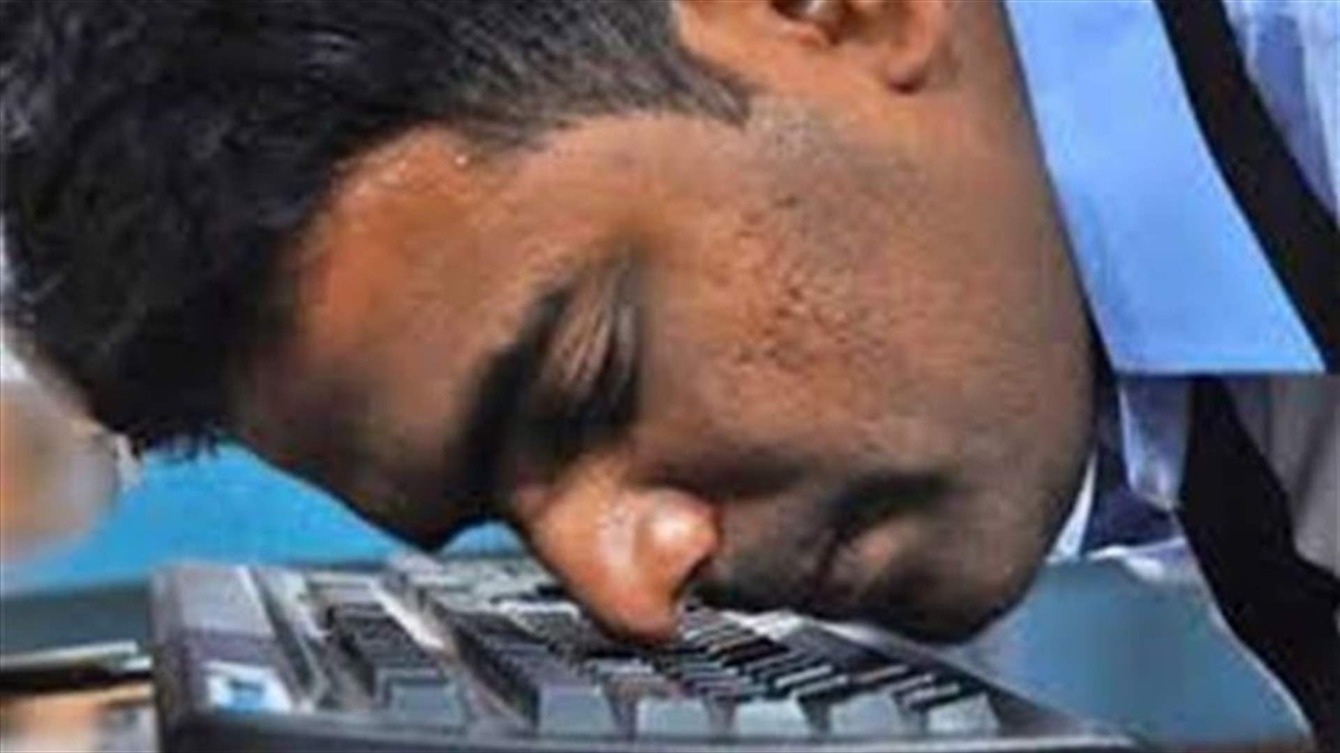 هندي يدخل "غينيس" بالكتابة بأنفه